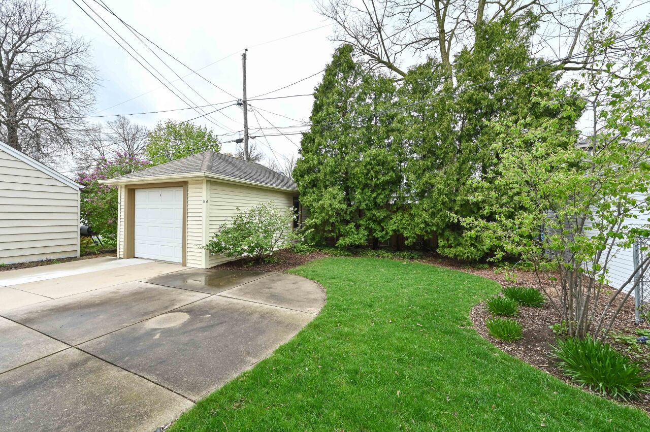 2507 N 70th St