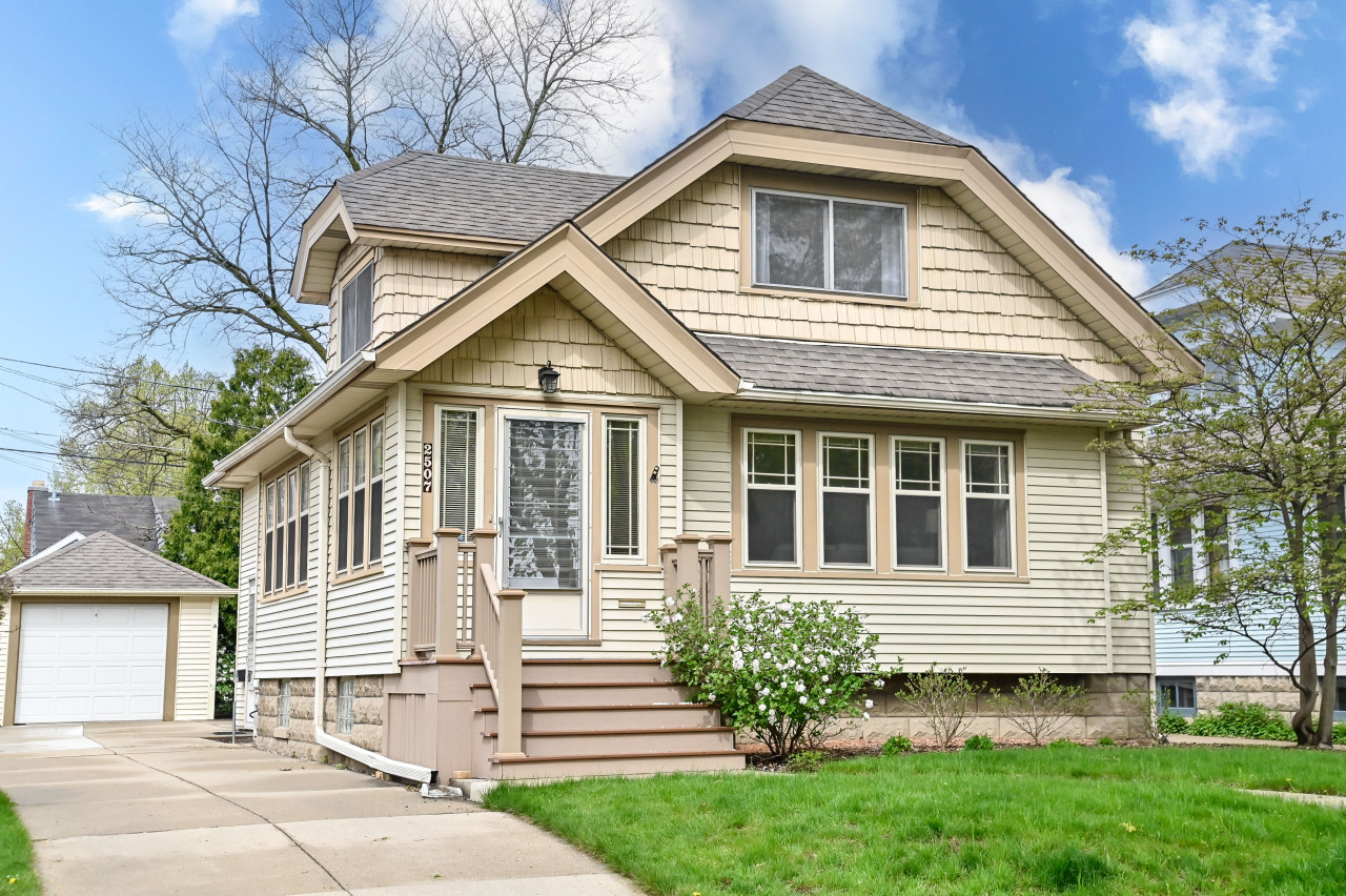 2507 N 70th St