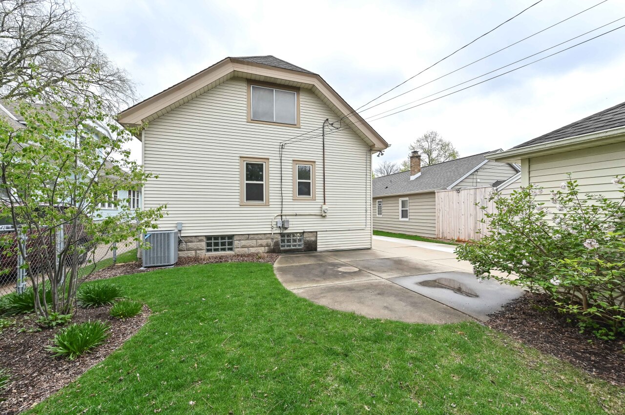 2507 N 70th St