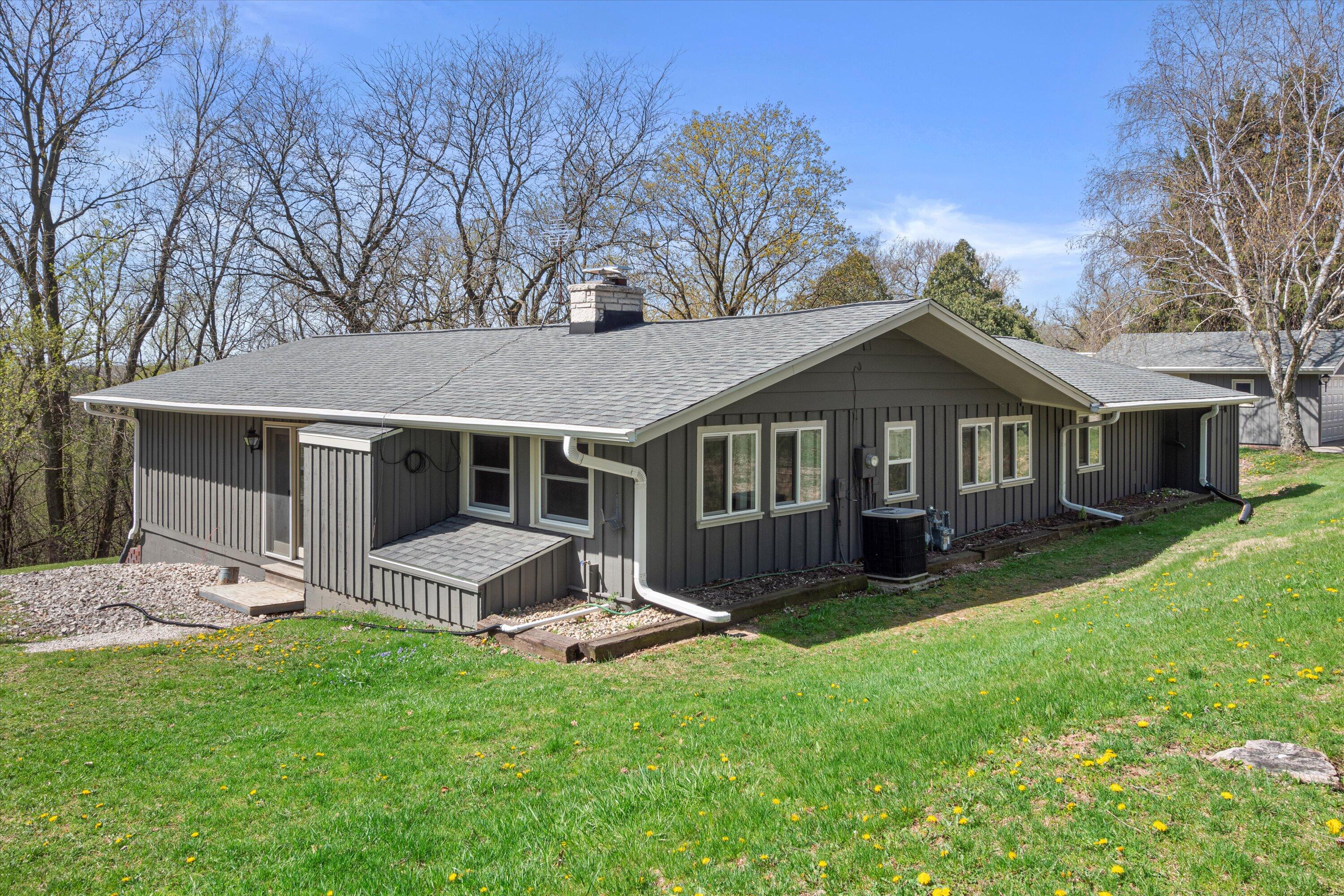 N63W37849 Vista Dr