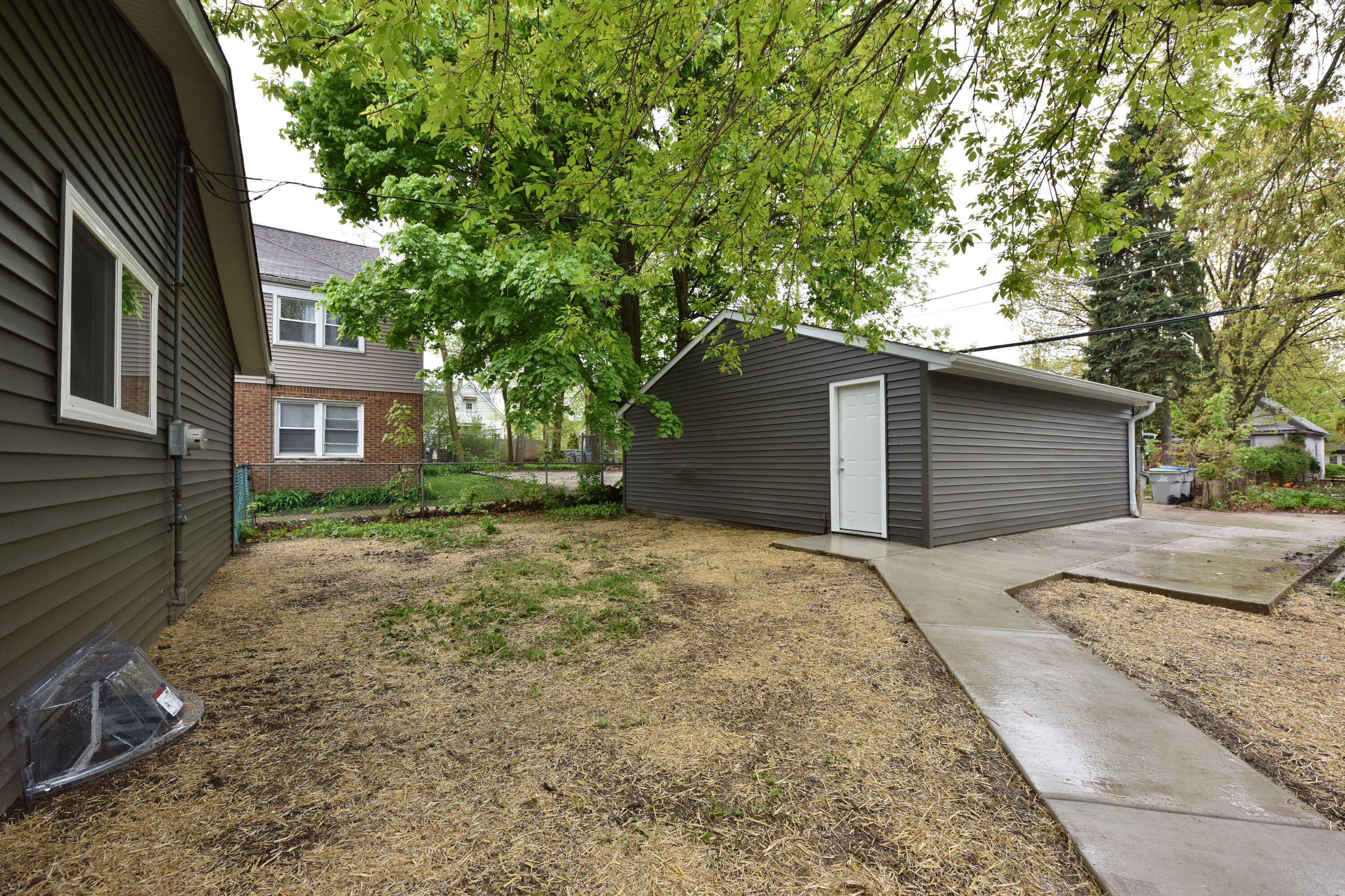 2427 N Humboldt Blvd