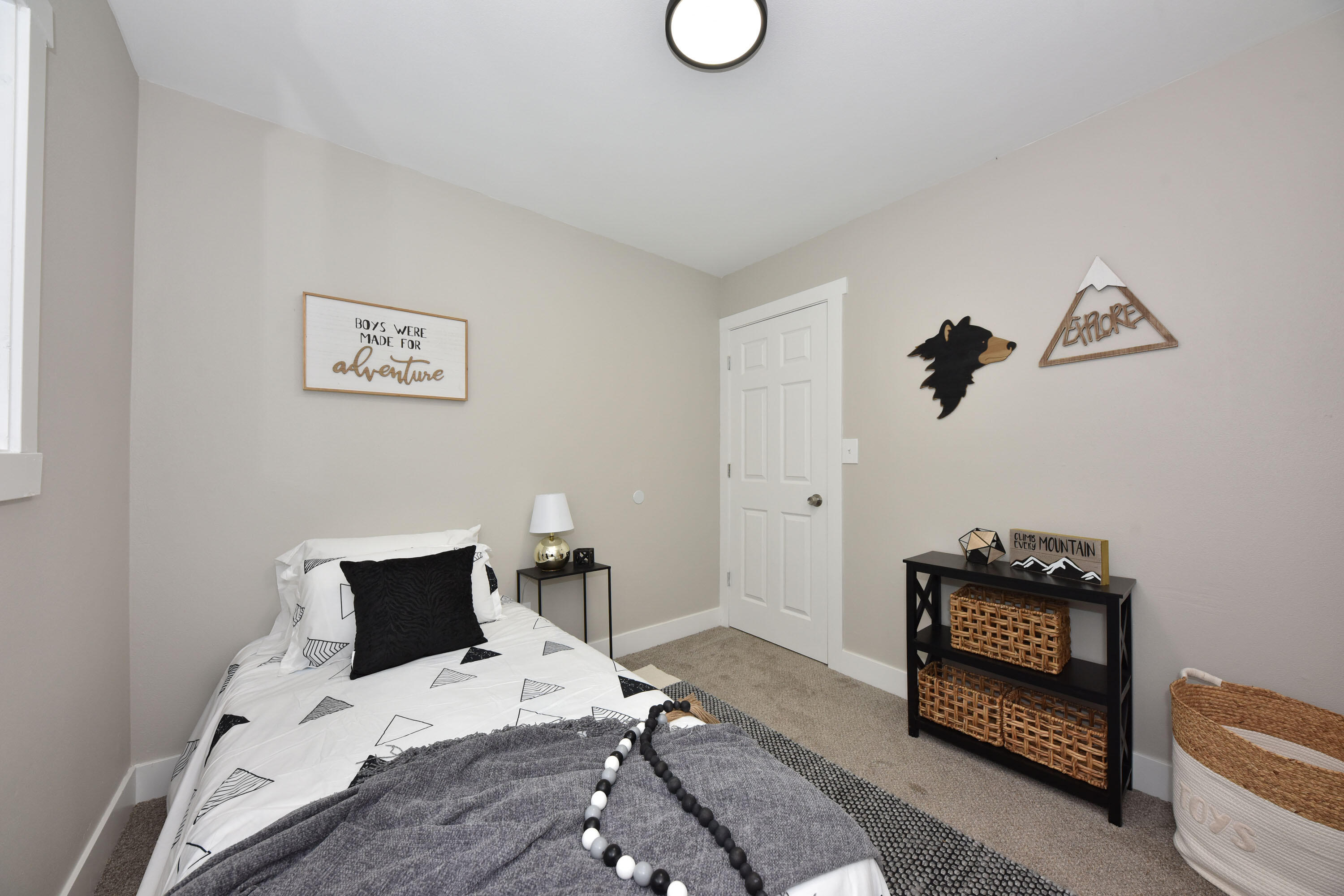 2427 N Humboldt Blvd