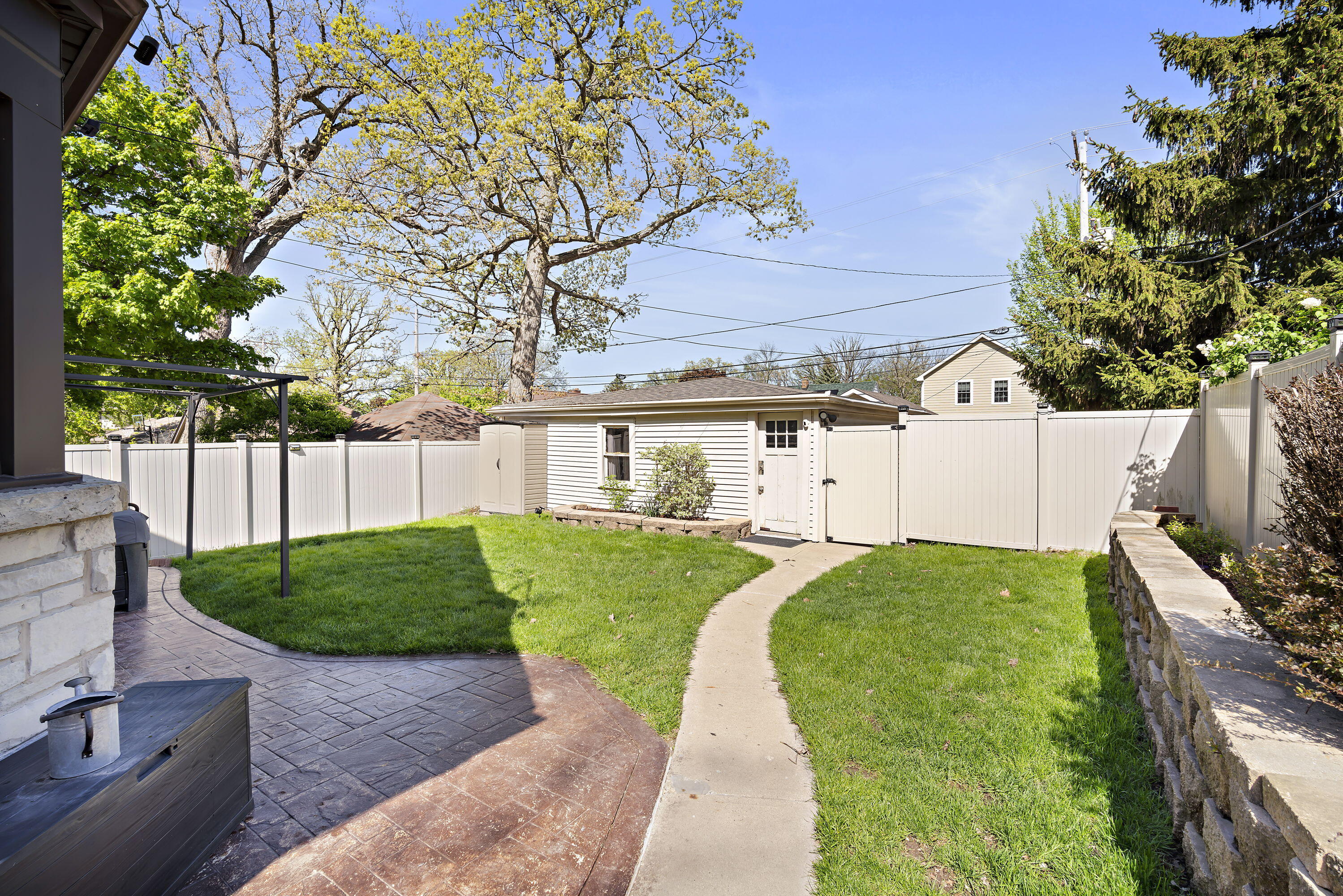 3380 S Princeton Ave