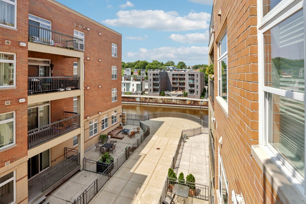 1915 N Water St 301