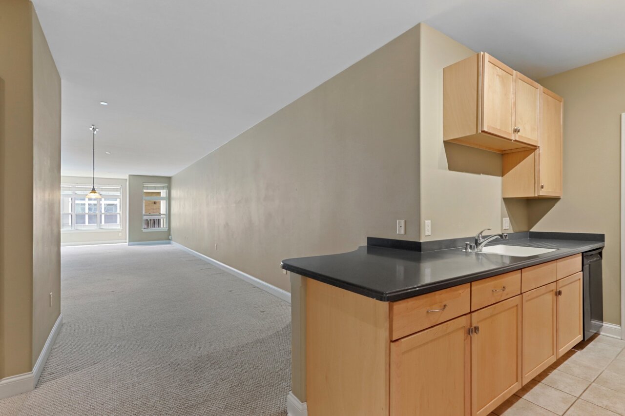 1915 N Water St 301