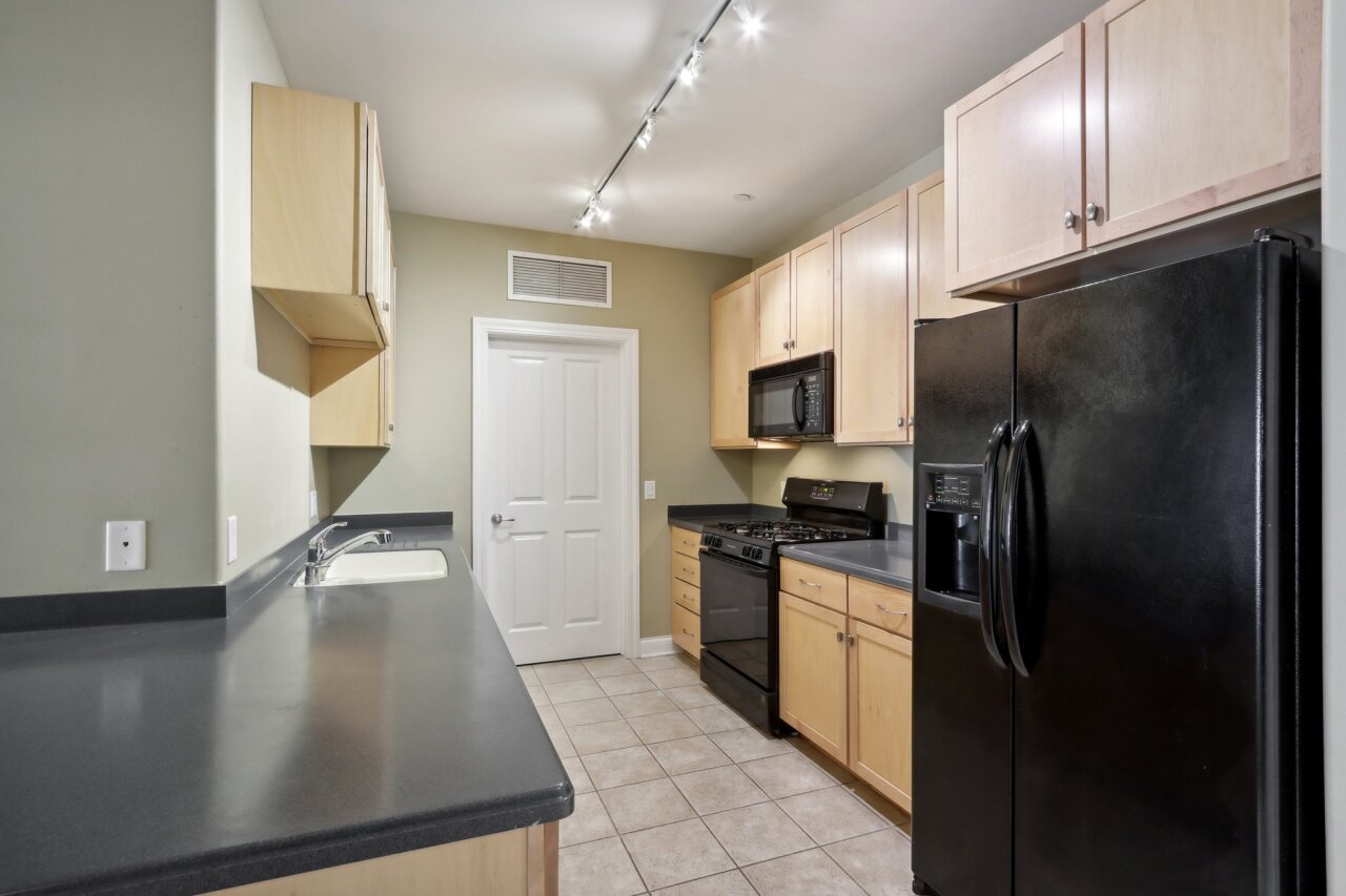 1915 N Water St 301