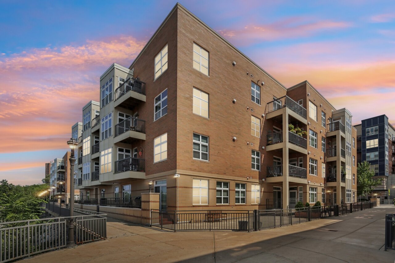1915 N Water St 301