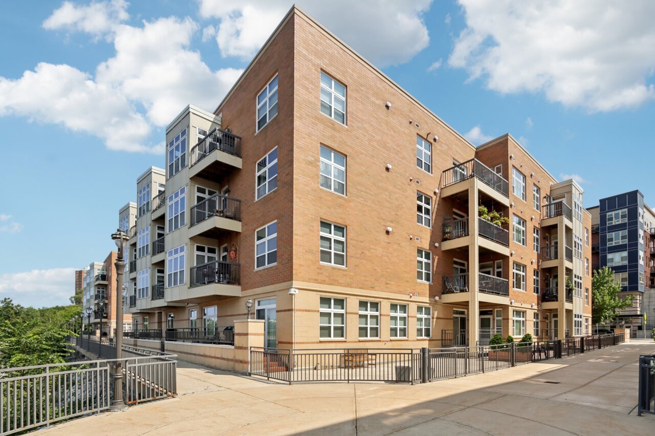 1915 N Water St 301
