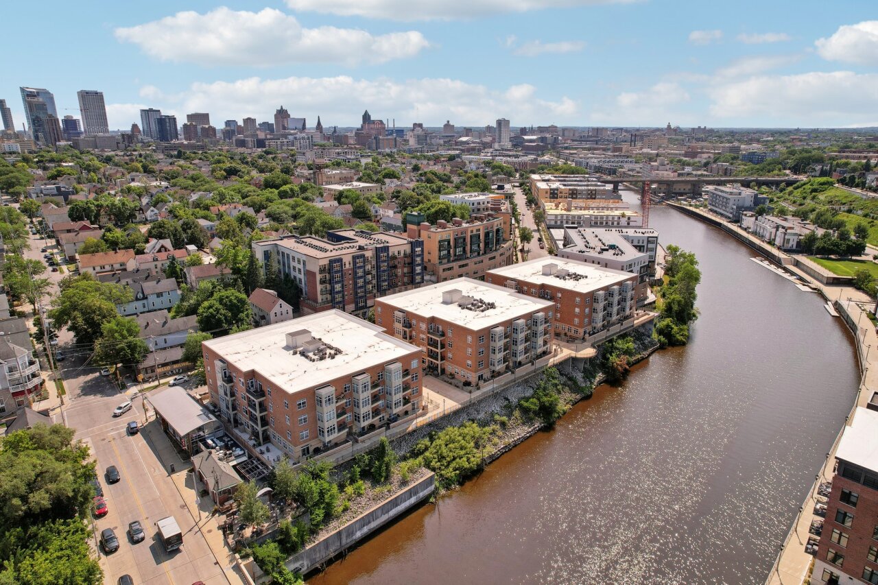 1915 N Water St 301