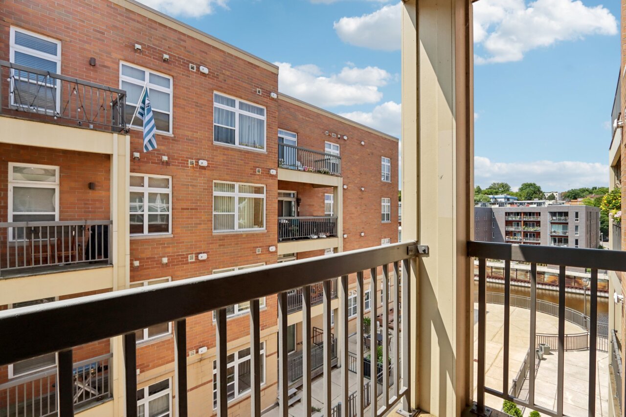 1915 N Water St 301