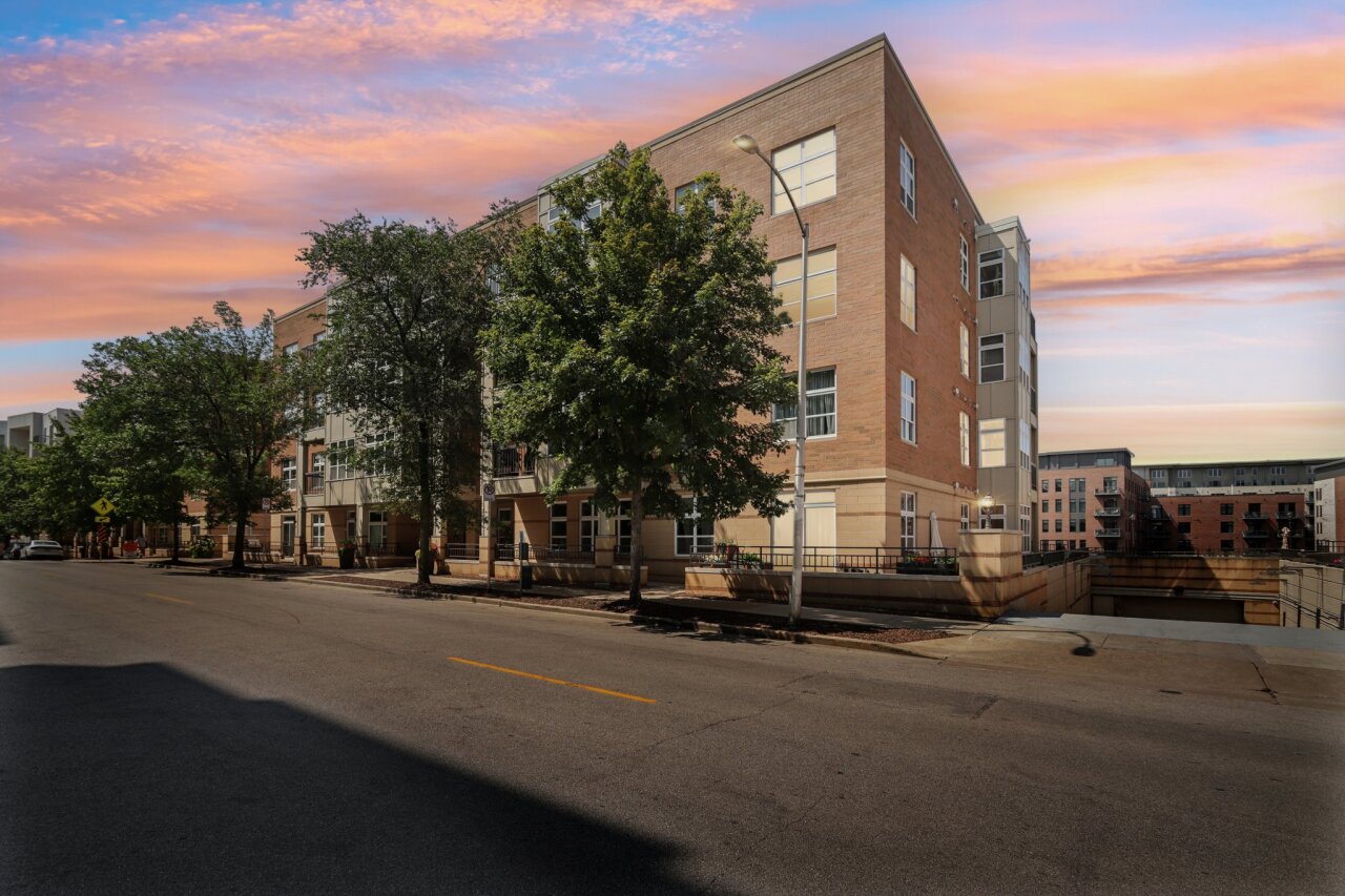 1915 N Water St 301