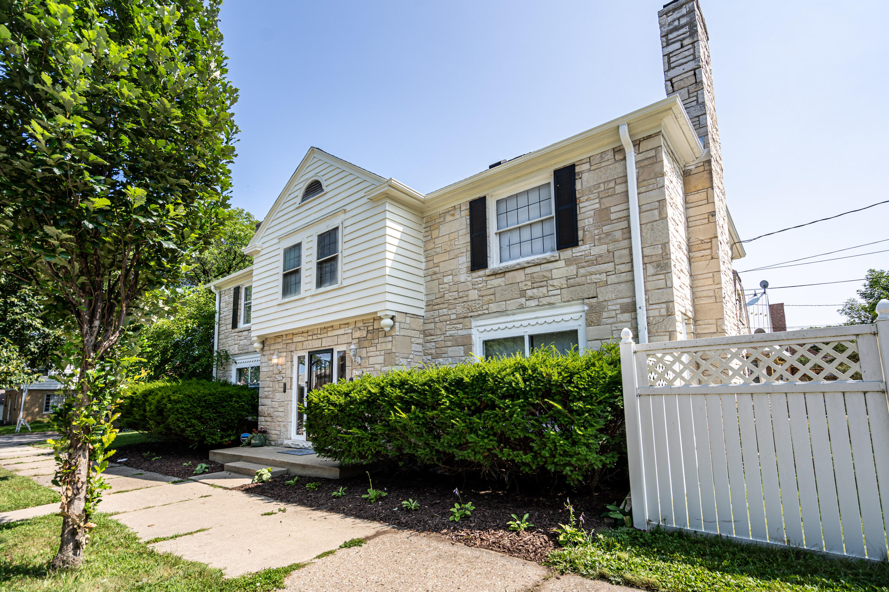 4707 W Keefe Ave