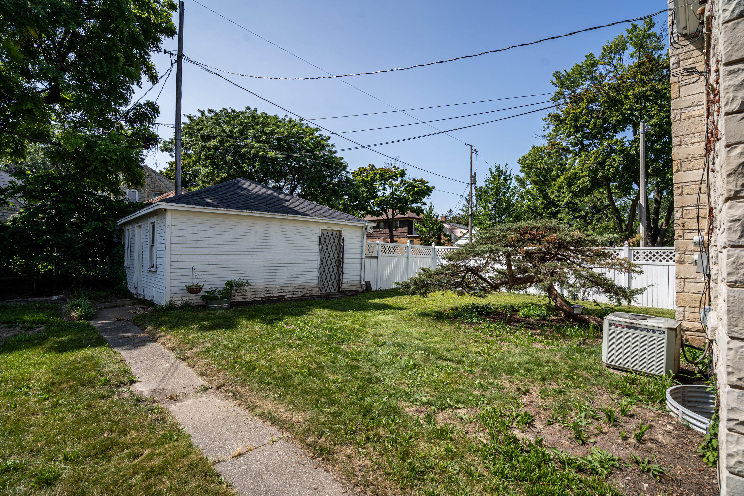 4707 W Keefe Ave