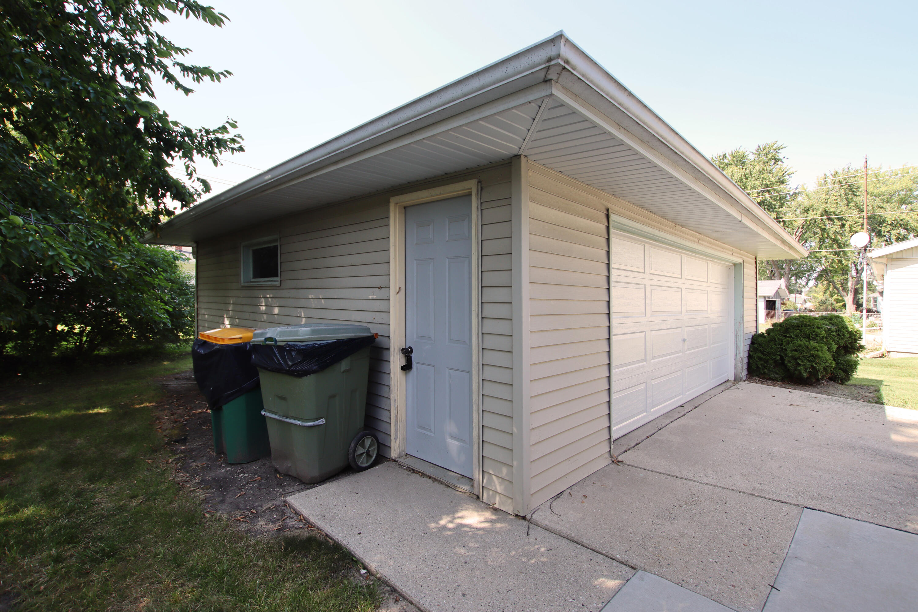 102 S National Ave