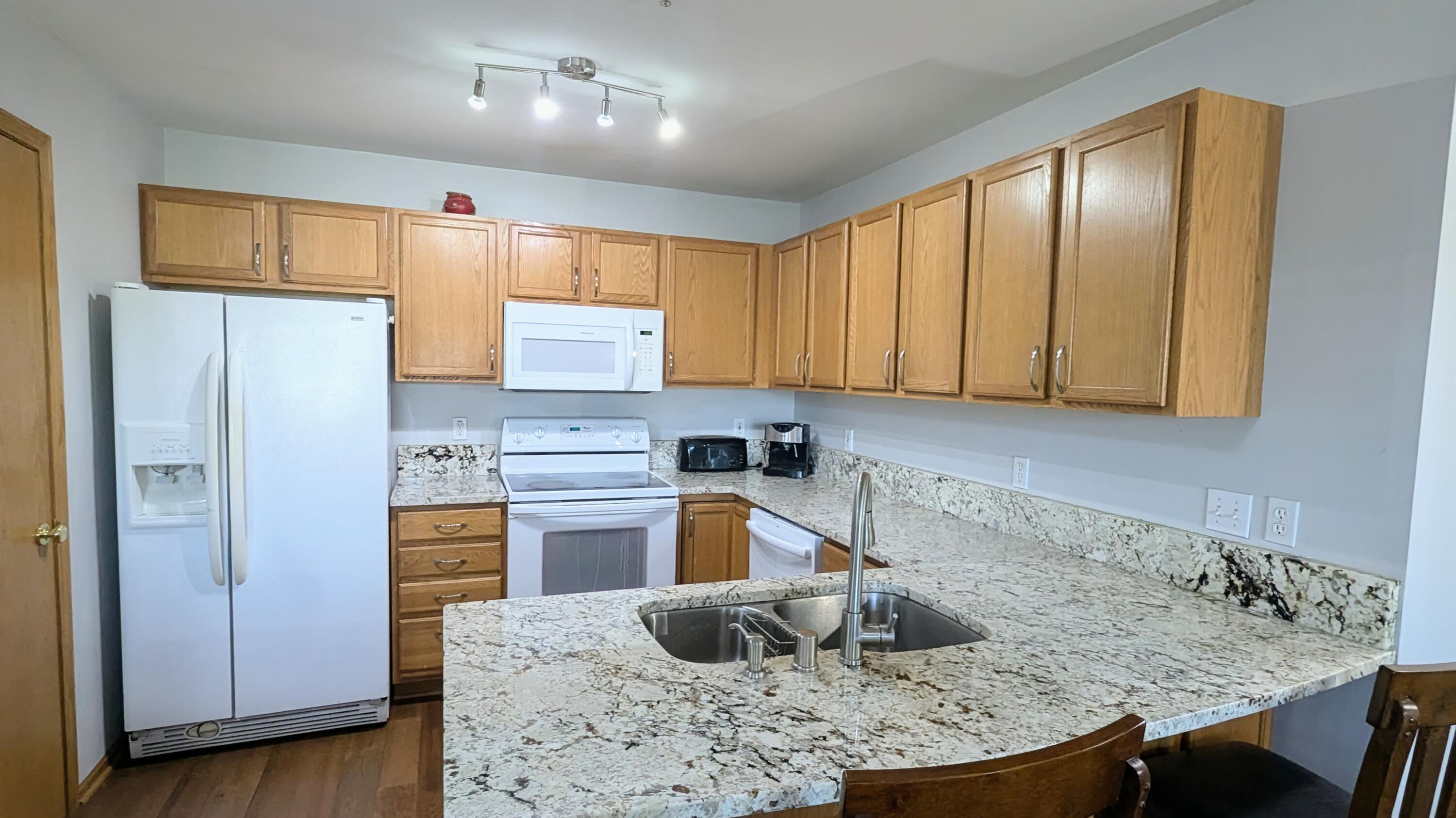 1911 Mallard Pointe Cir G