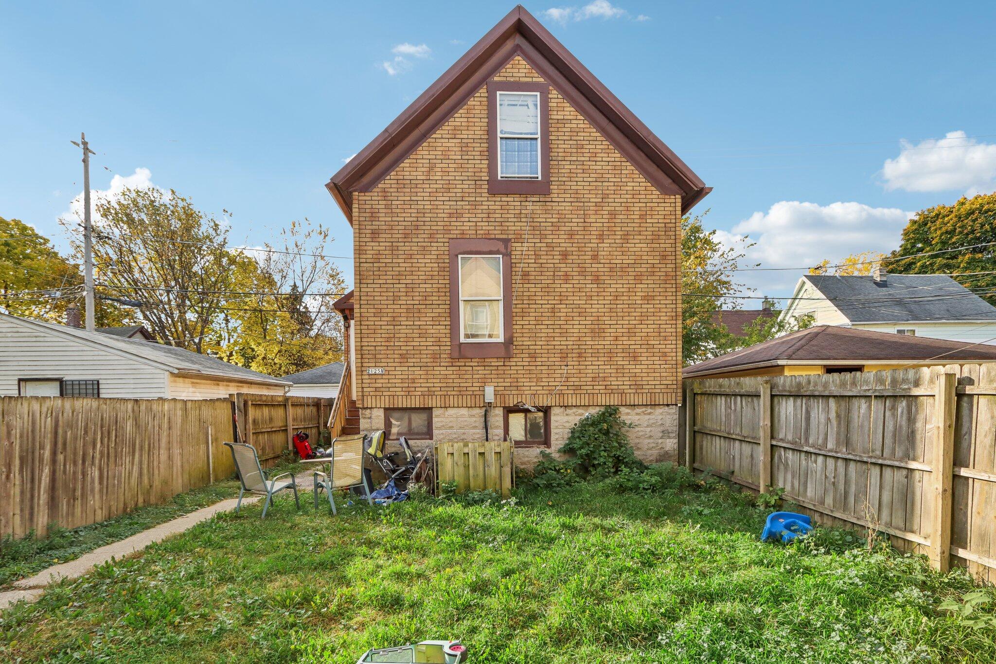 2125 W Grant St