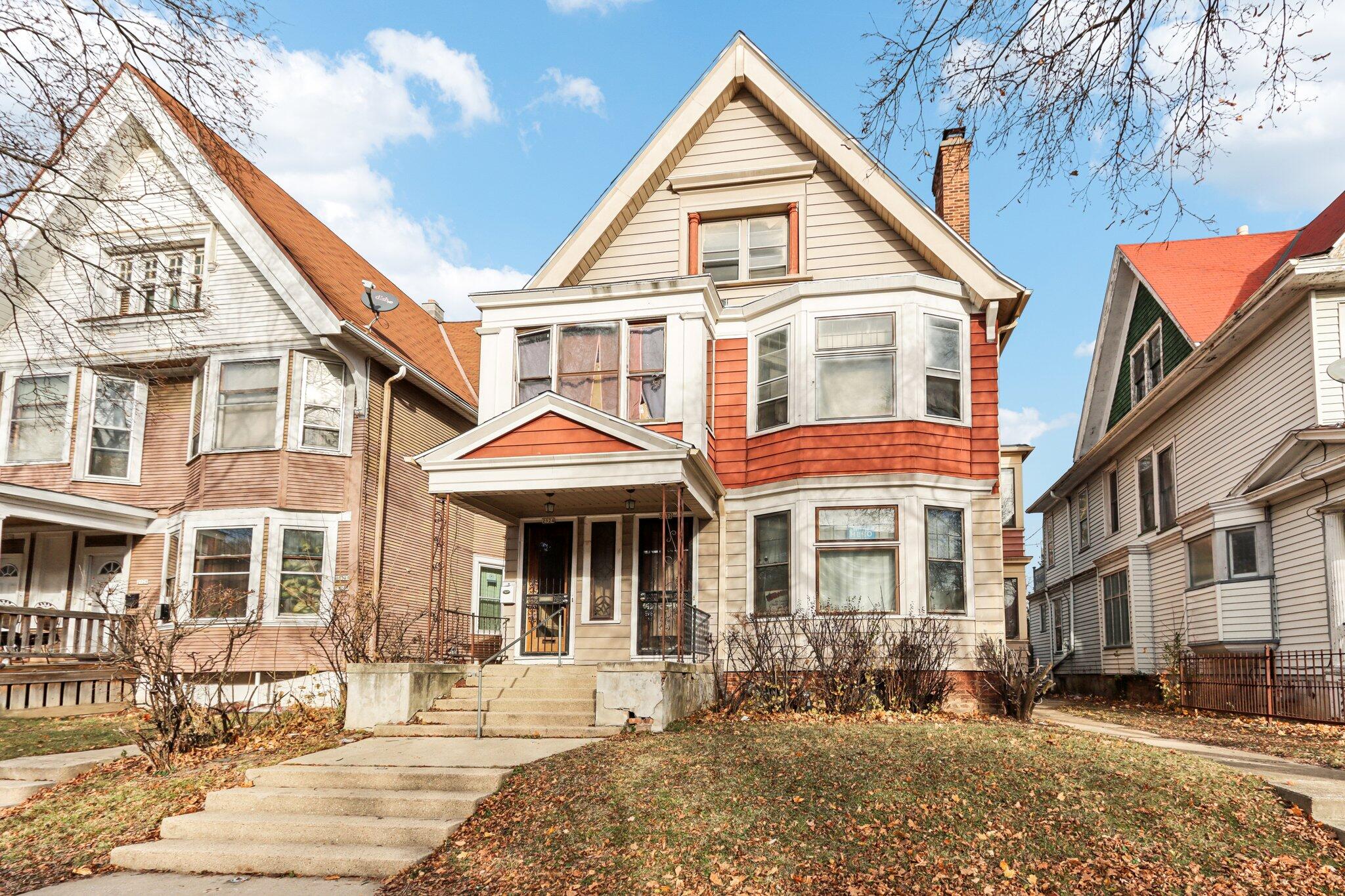 2922 W Juneau Ave