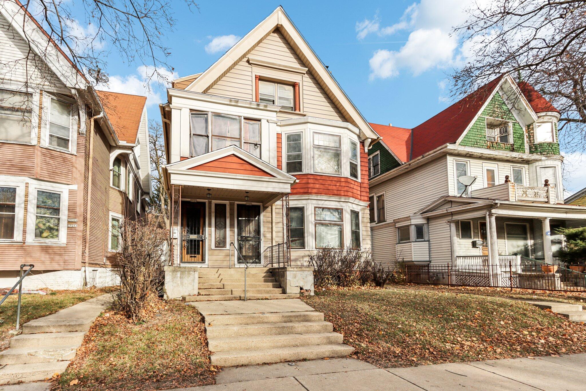 2922 W Juneau Ave