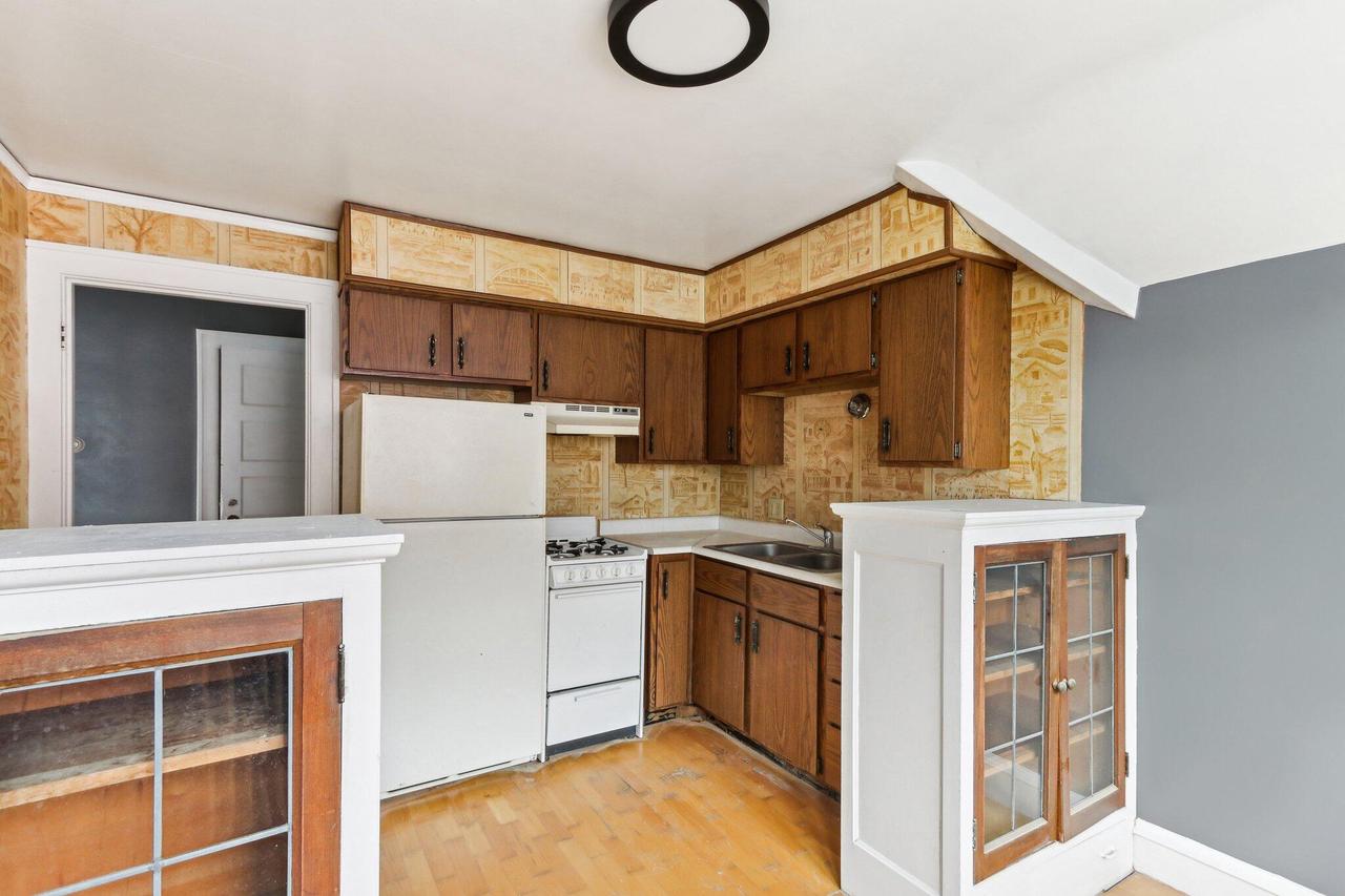 2922 West Juneau AVENUE 2924