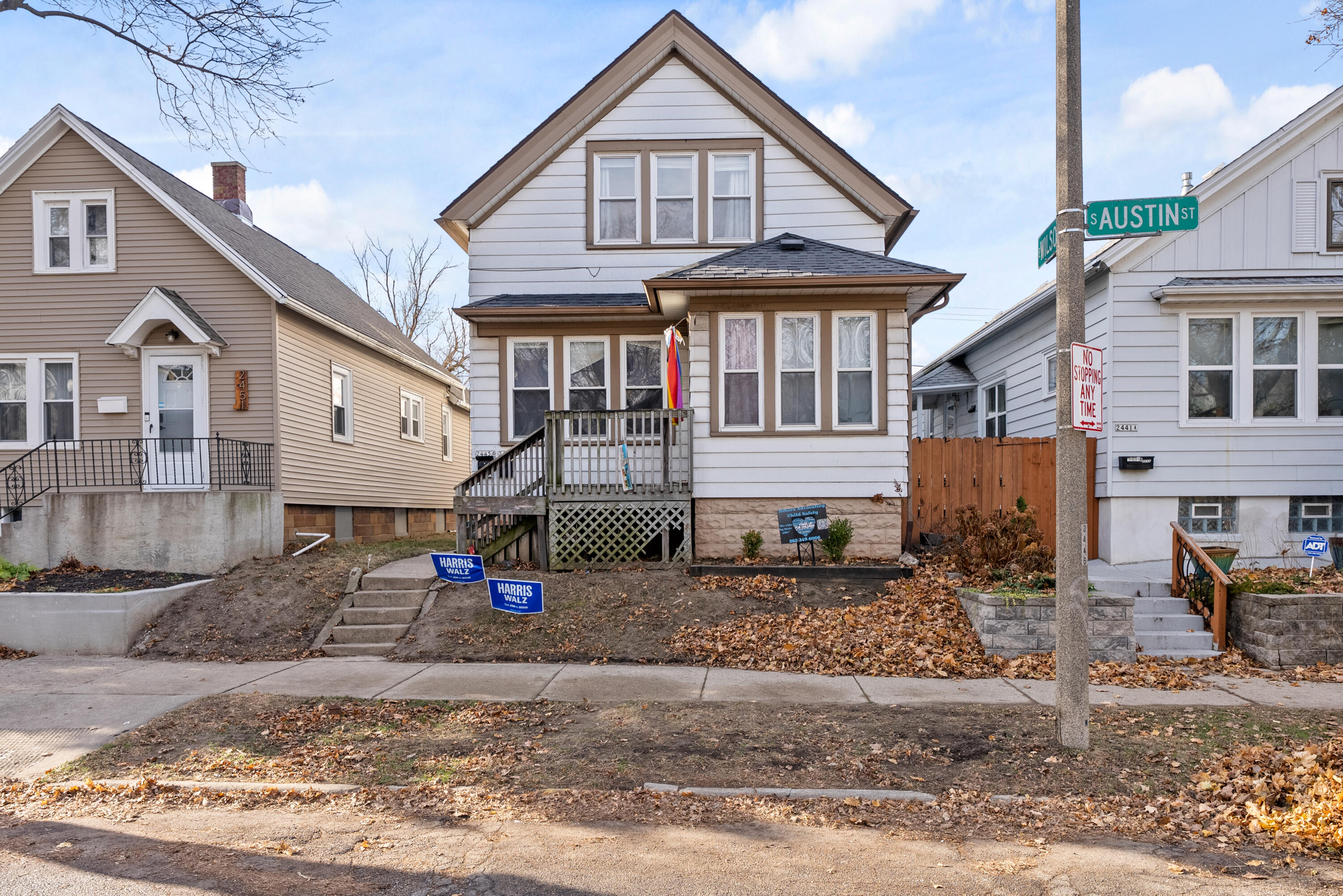 2445 S Austin St