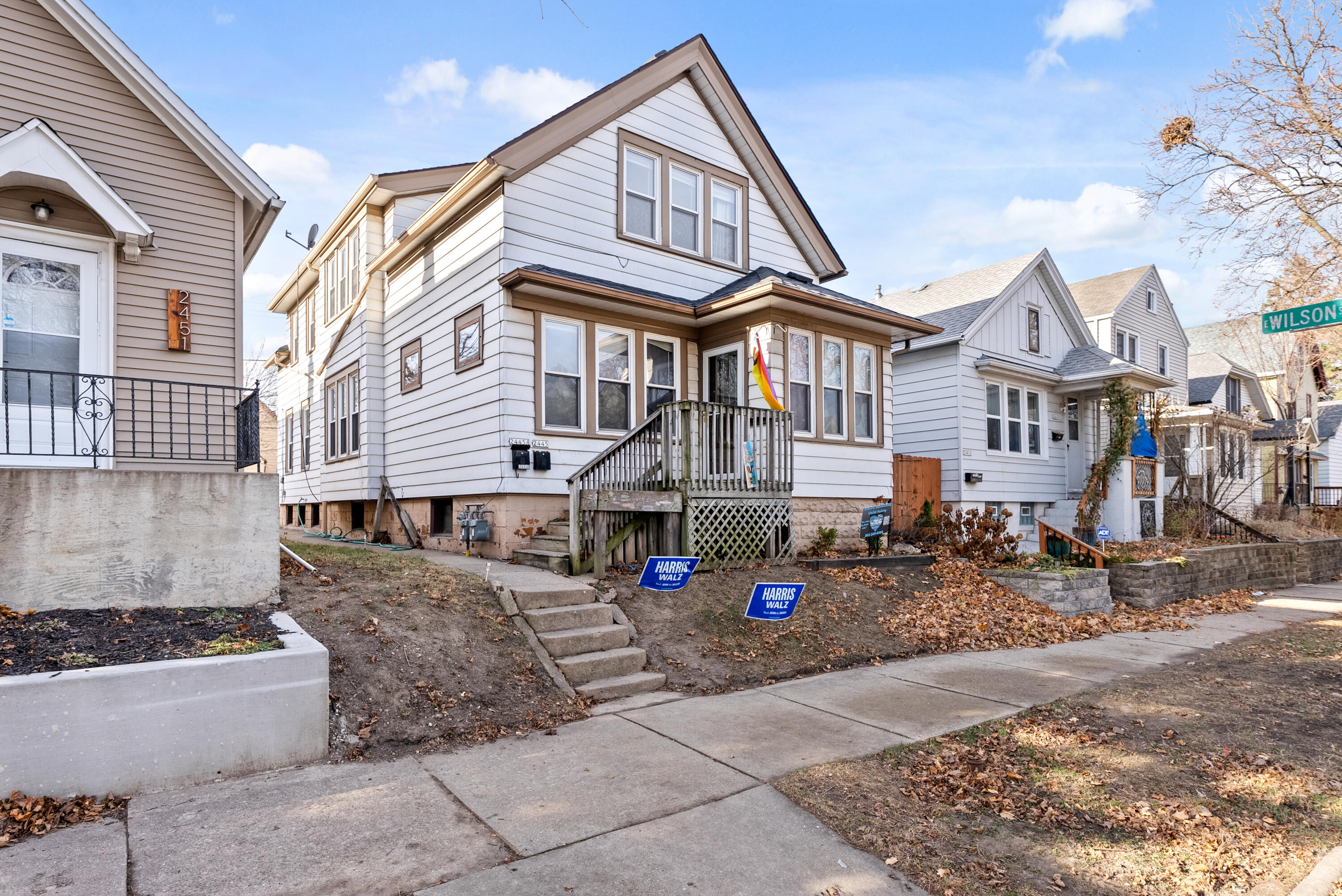 2445 S Austin St