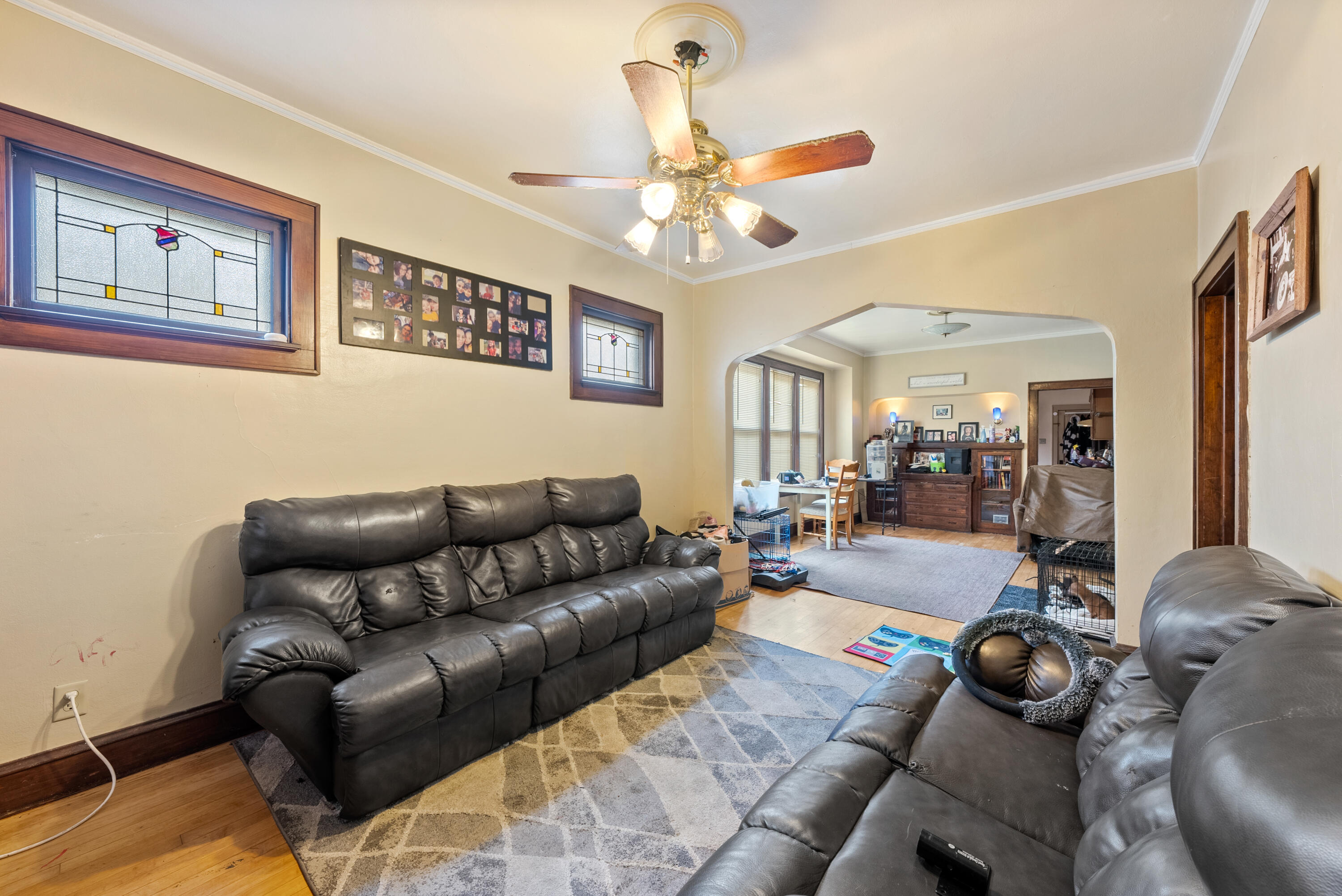 2445 S Austin St