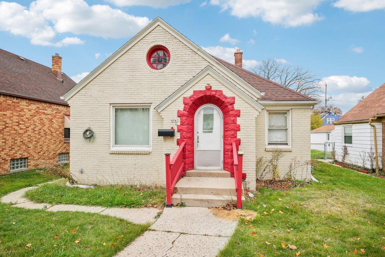 4943 North 24th PLACE