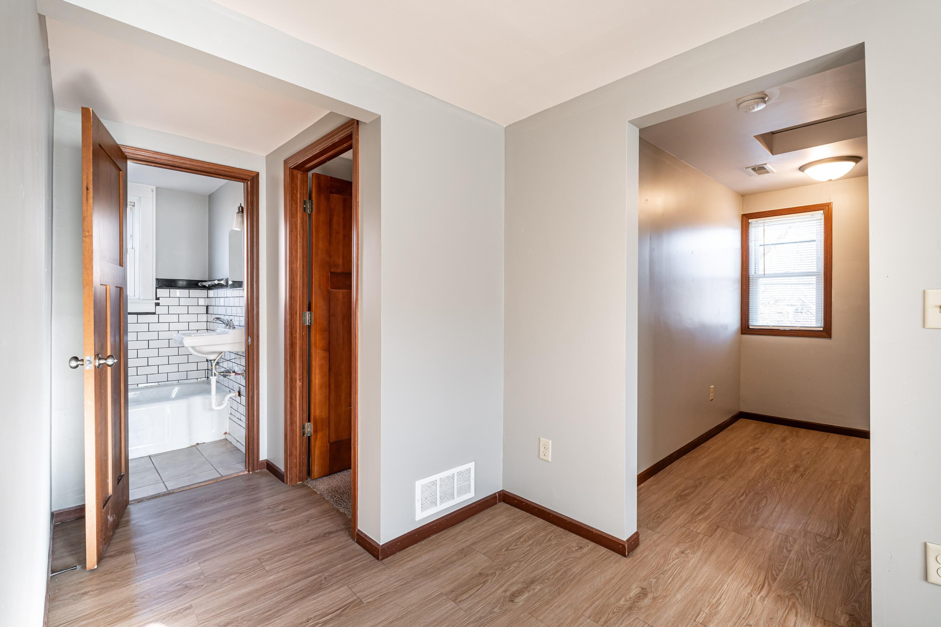 3260 N 37th St