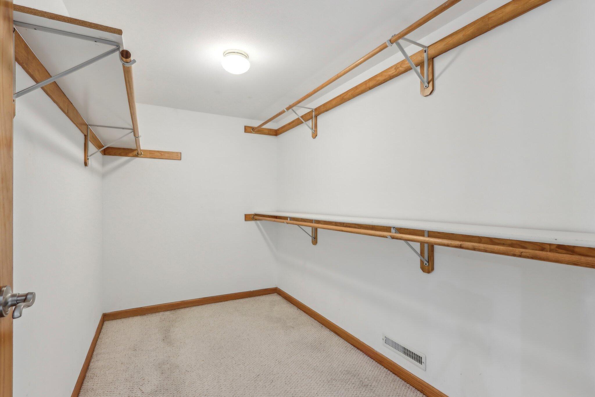 W157N7437 Stonewood Cir