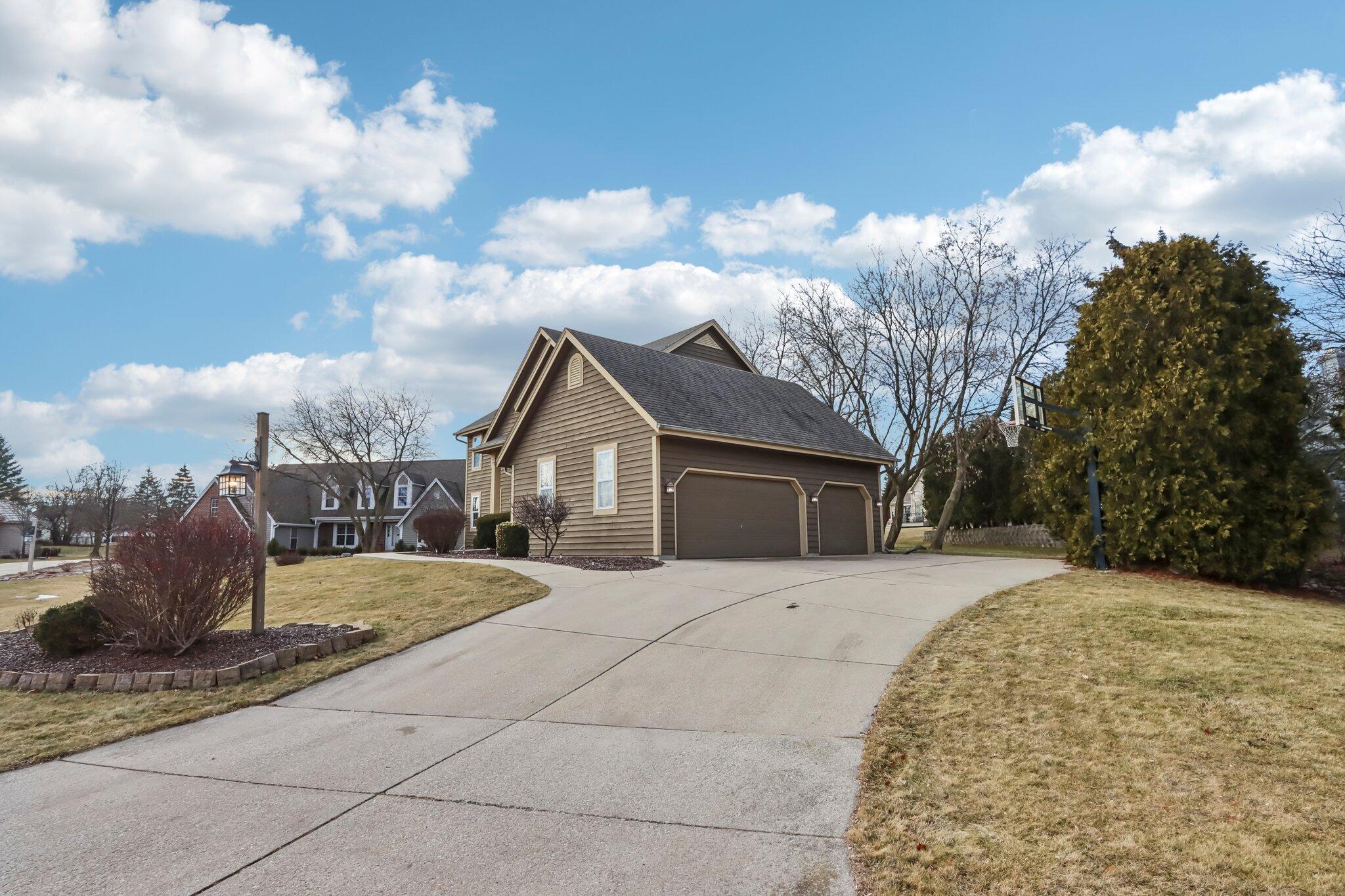 W157N7437 Stonewood Cir