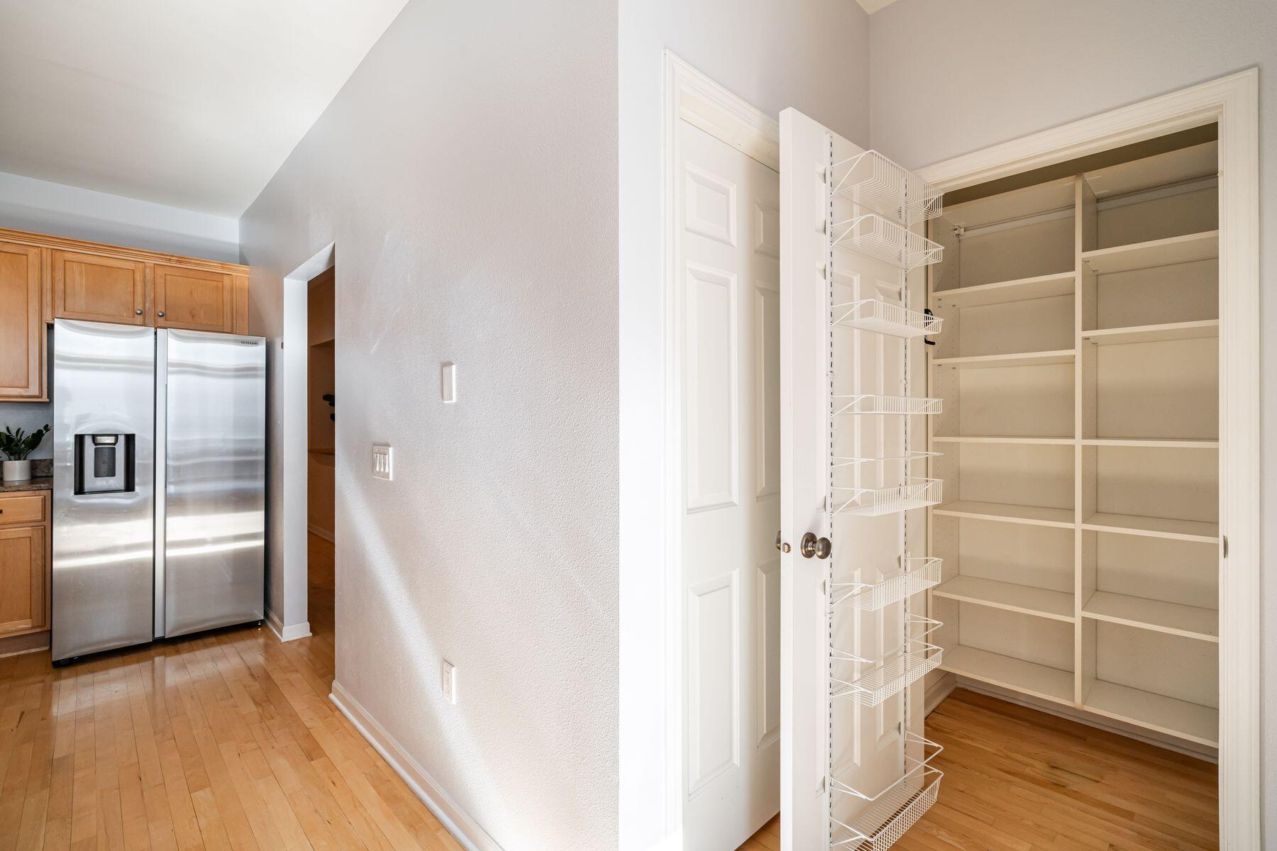 1607 E Park Pl