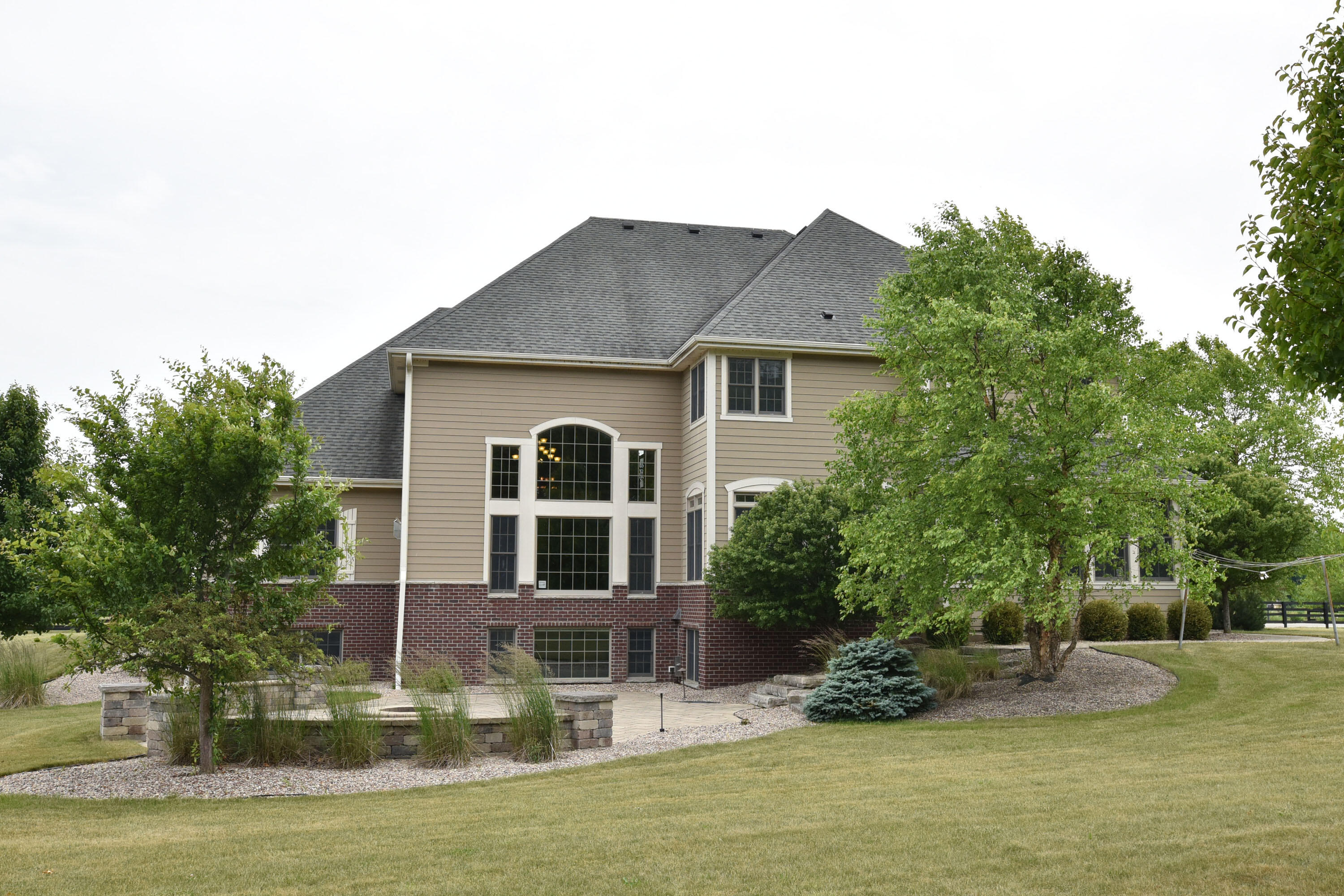 2172 W Saddlebrook Ln