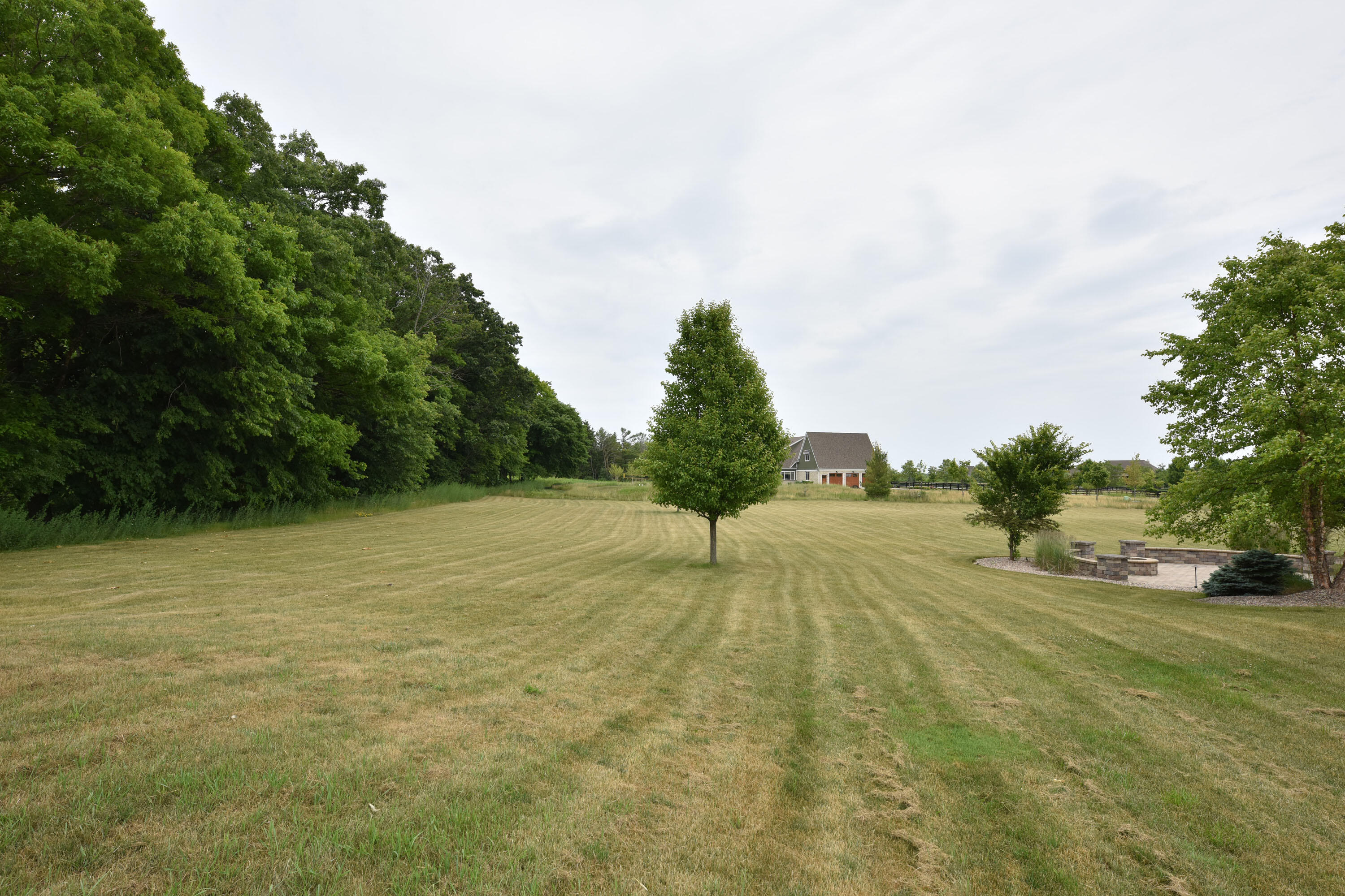 2172 W Saddlebrook Ln