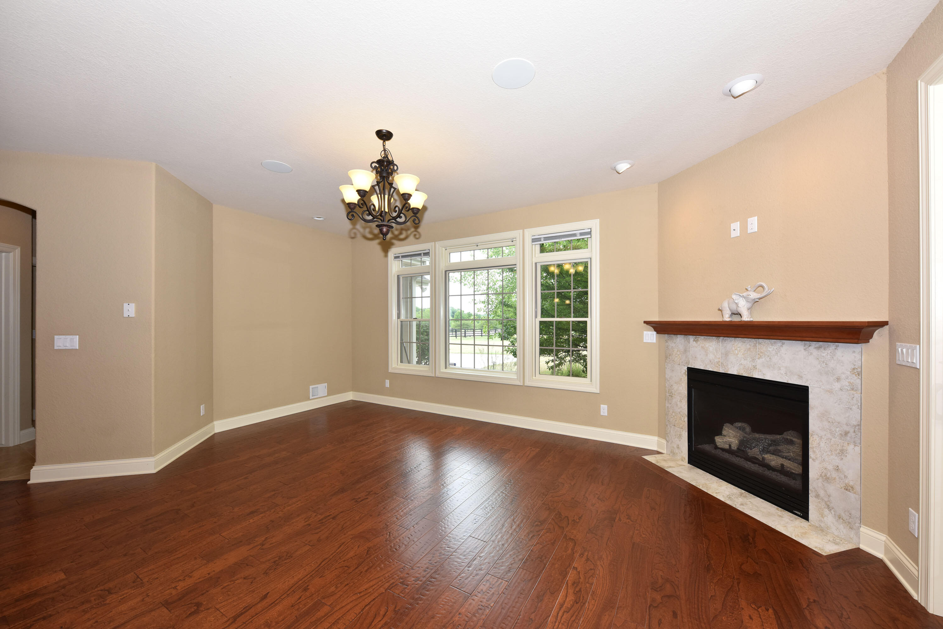 2172 W Saddlebrook Ln