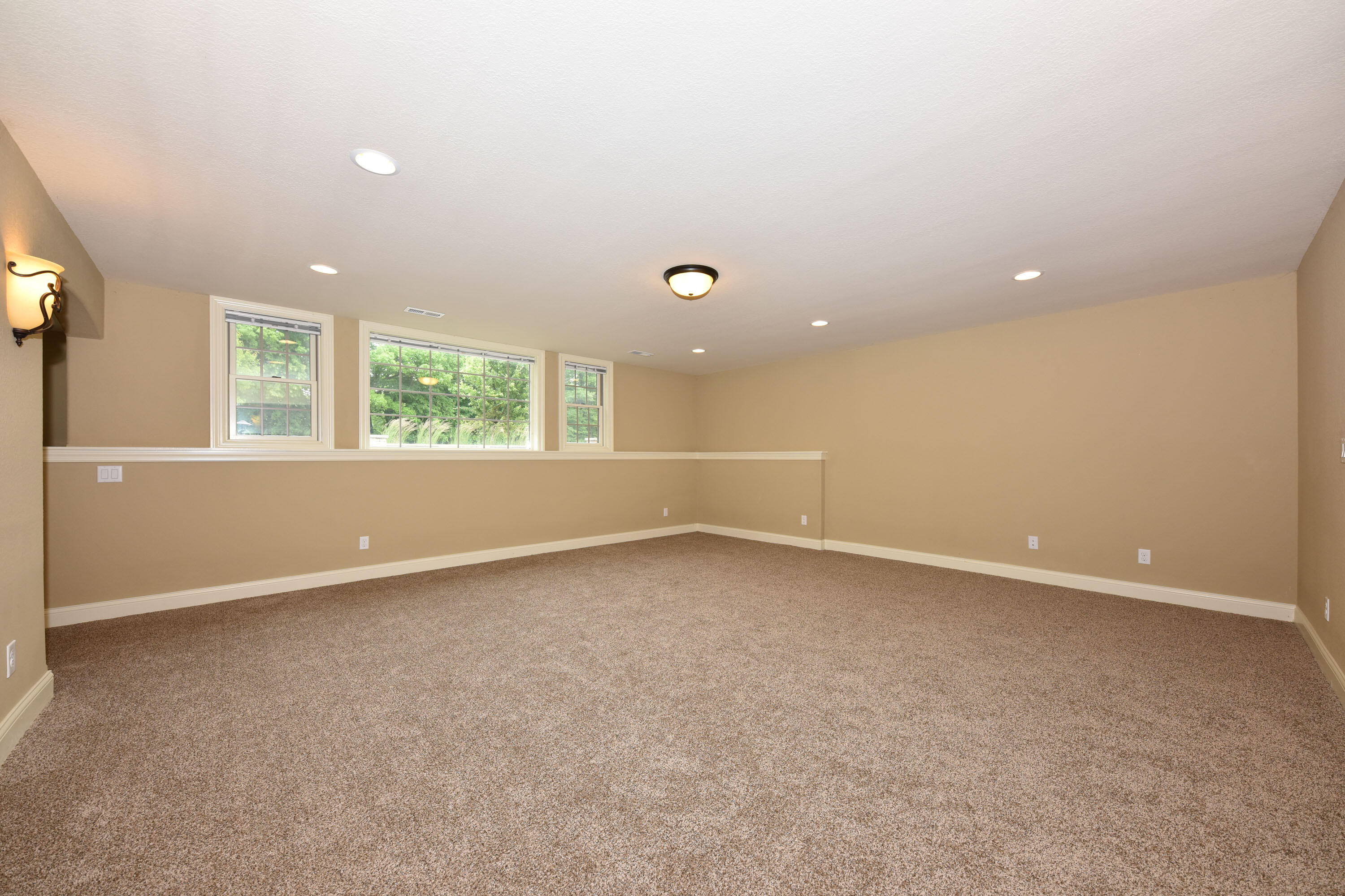 2172 W Saddlebrook Ln