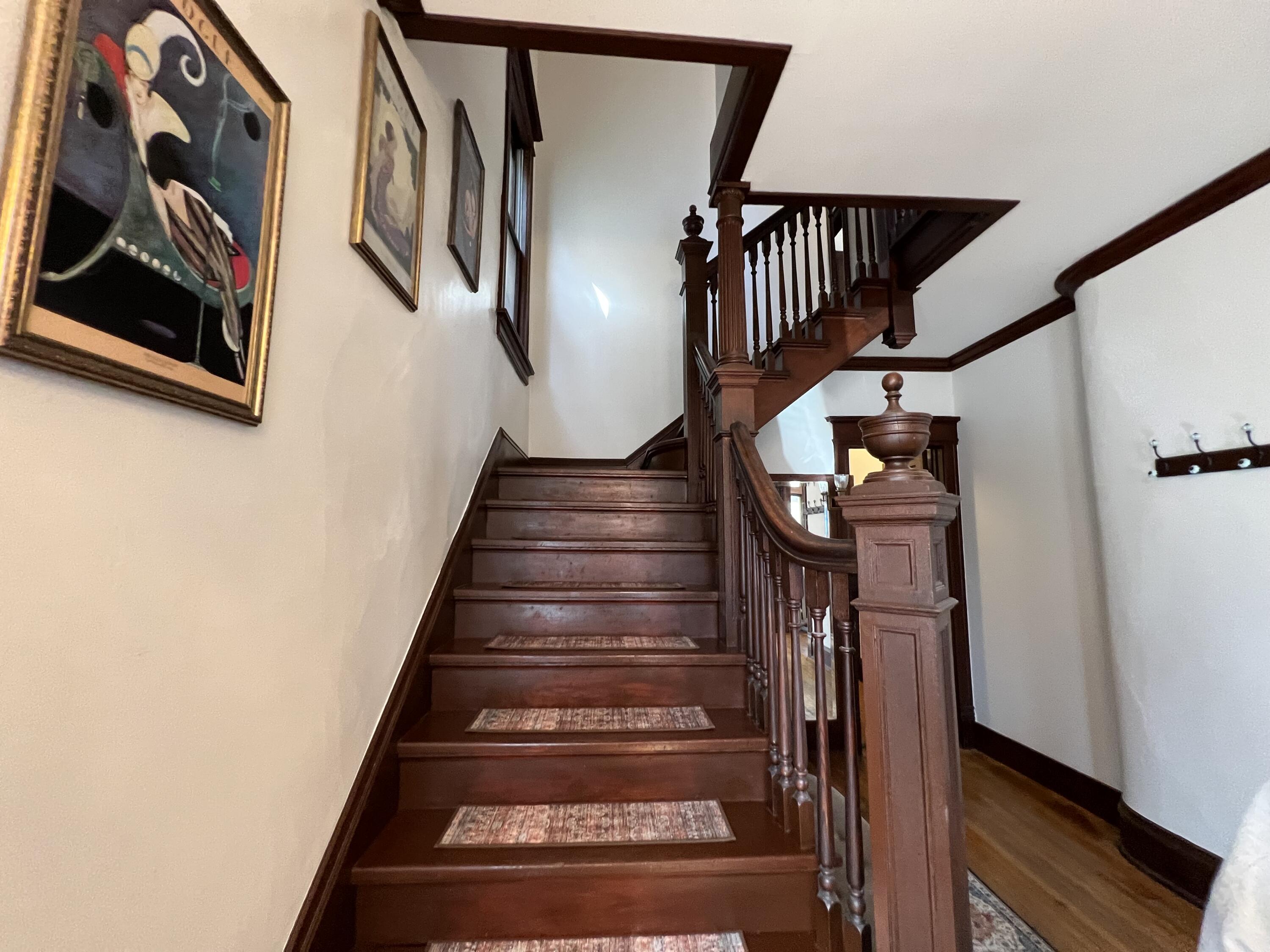 2726 W McKinley Blvd