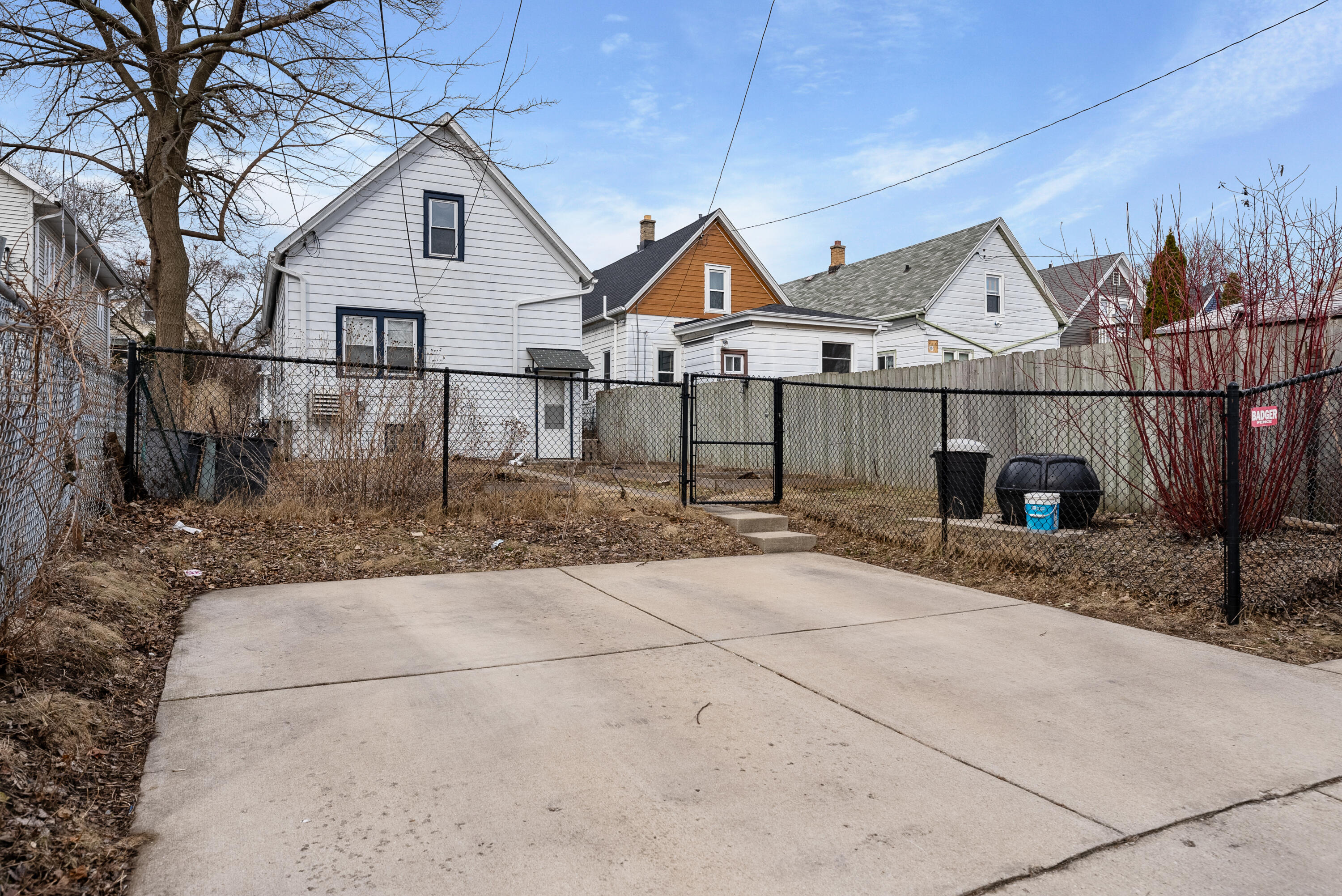 2810 N Bremen St