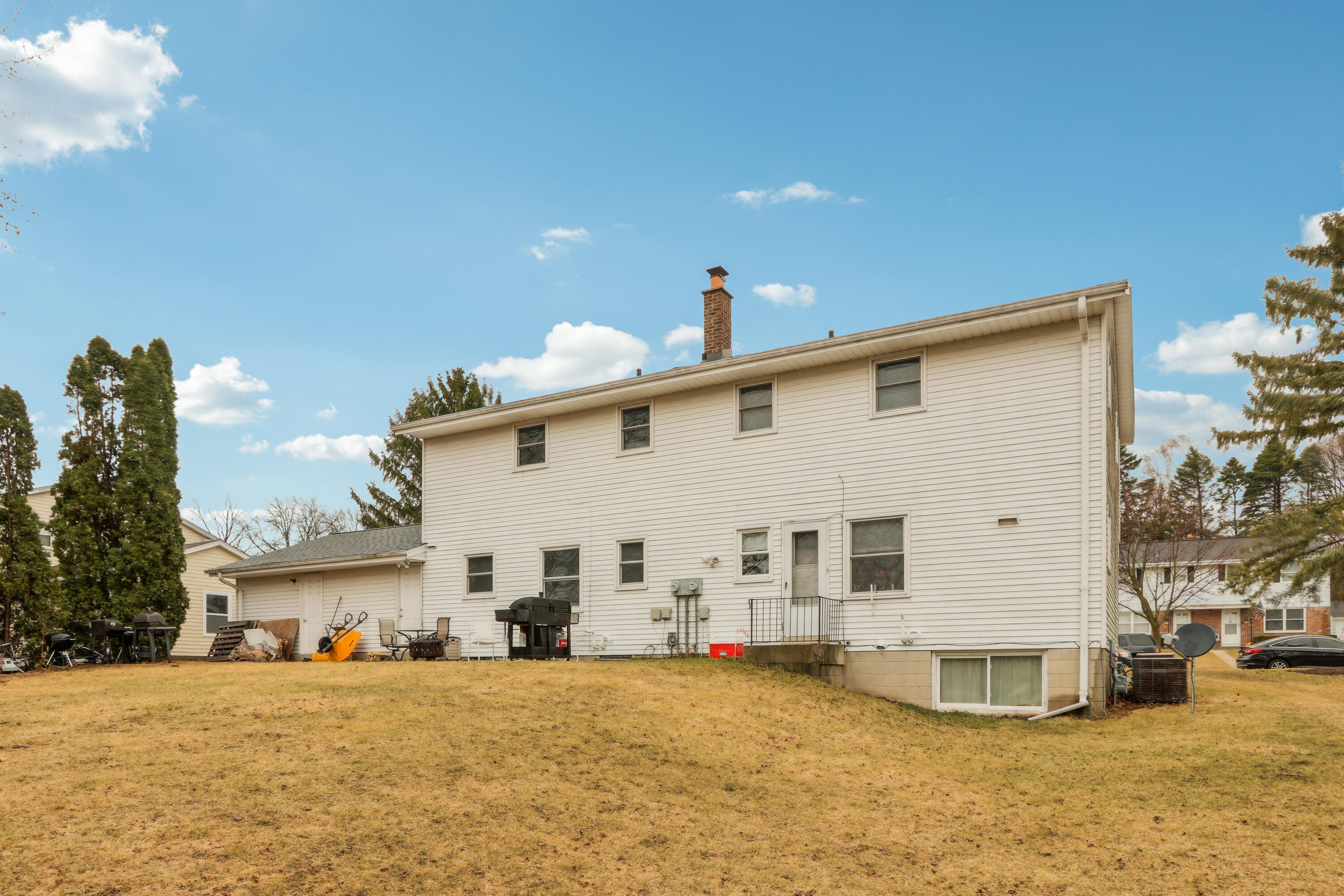 1682 Highland Dr