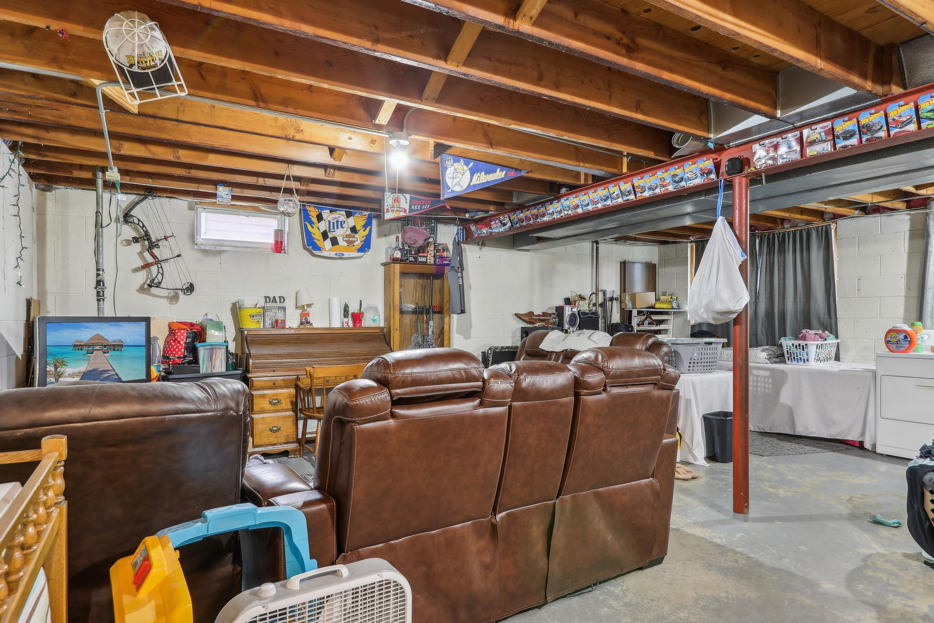 1682 Highland Dr