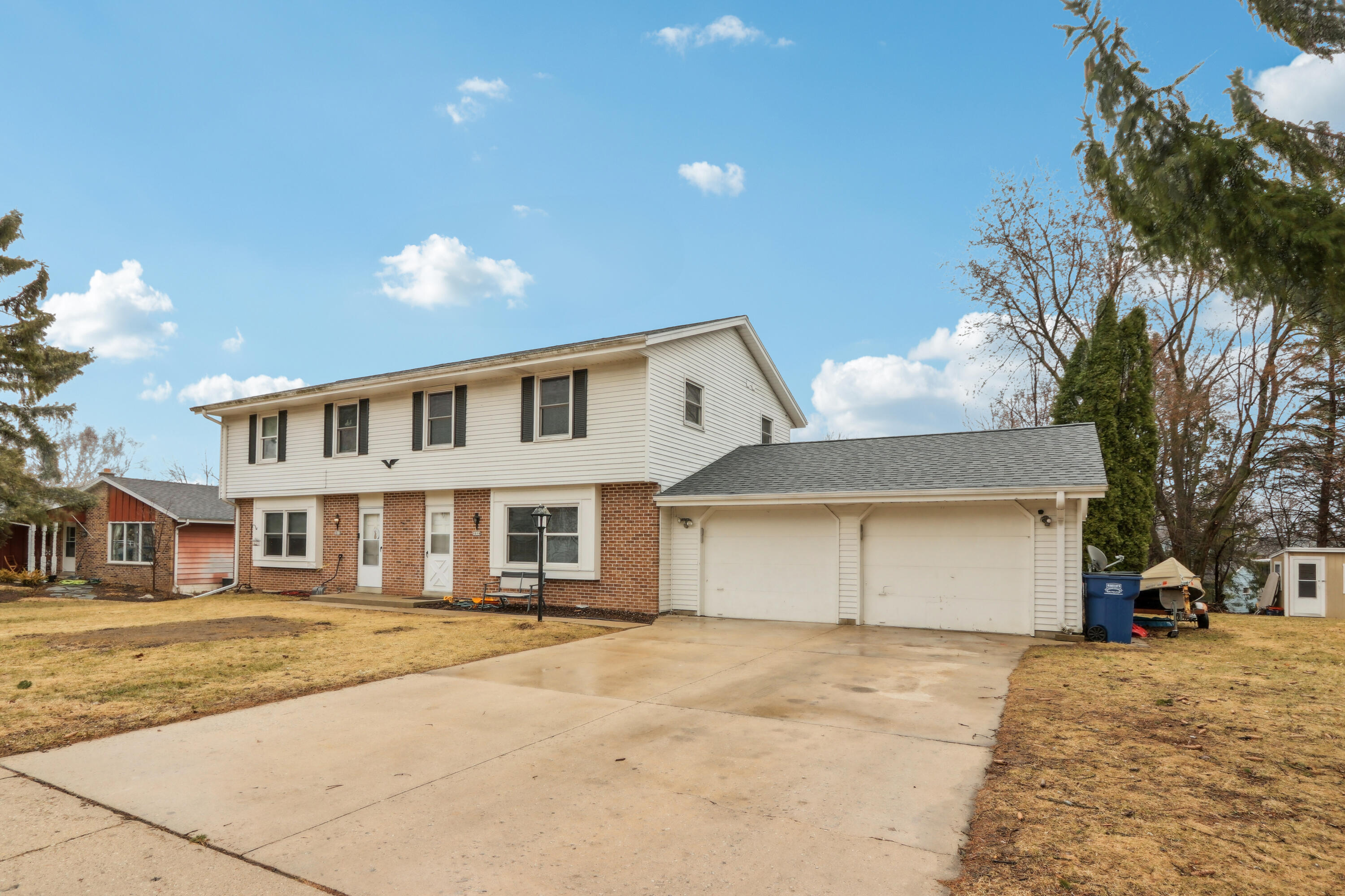 1682 Highland Dr