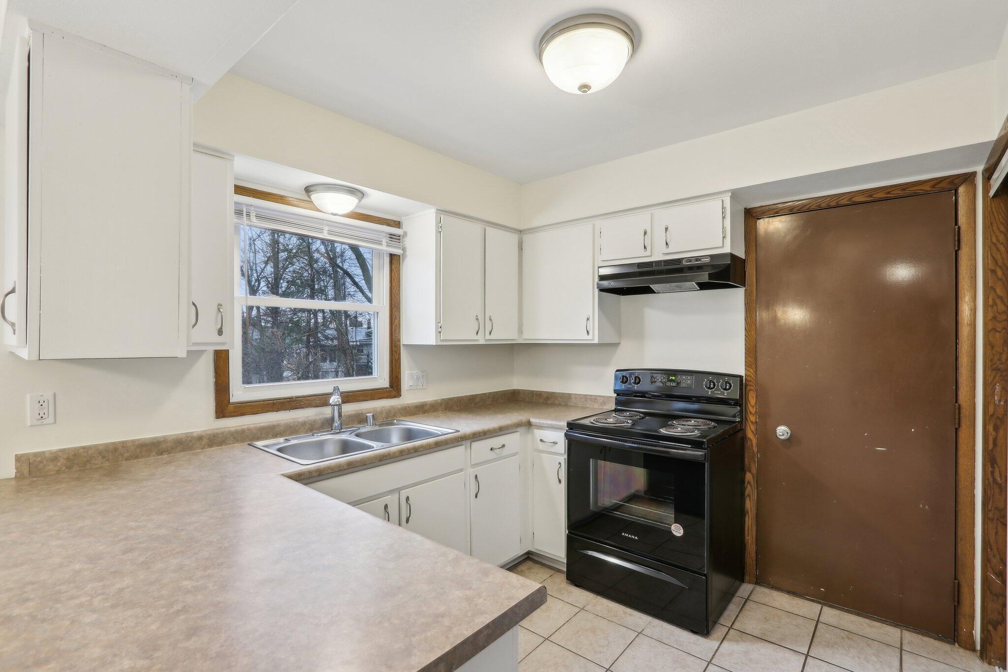 1682 Highland Dr