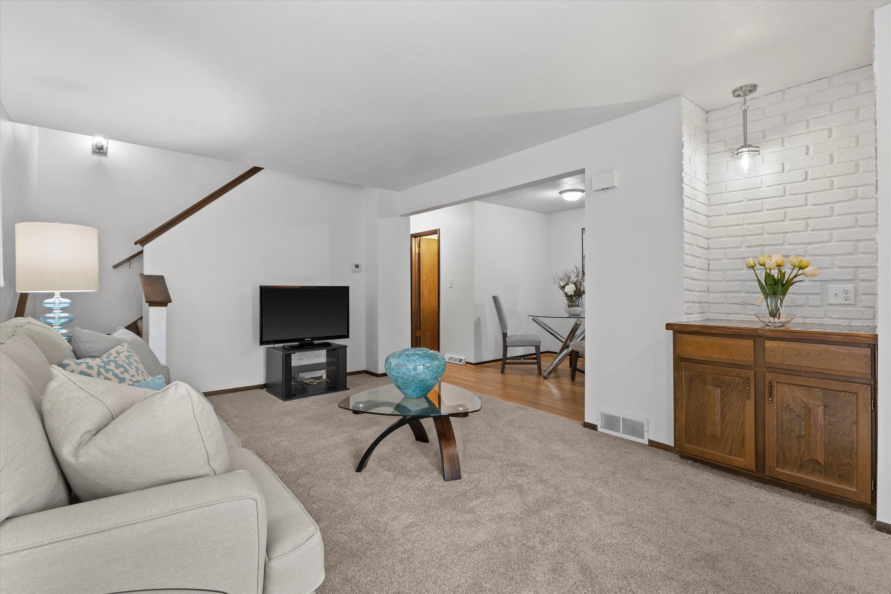 8576 N Servite Dr