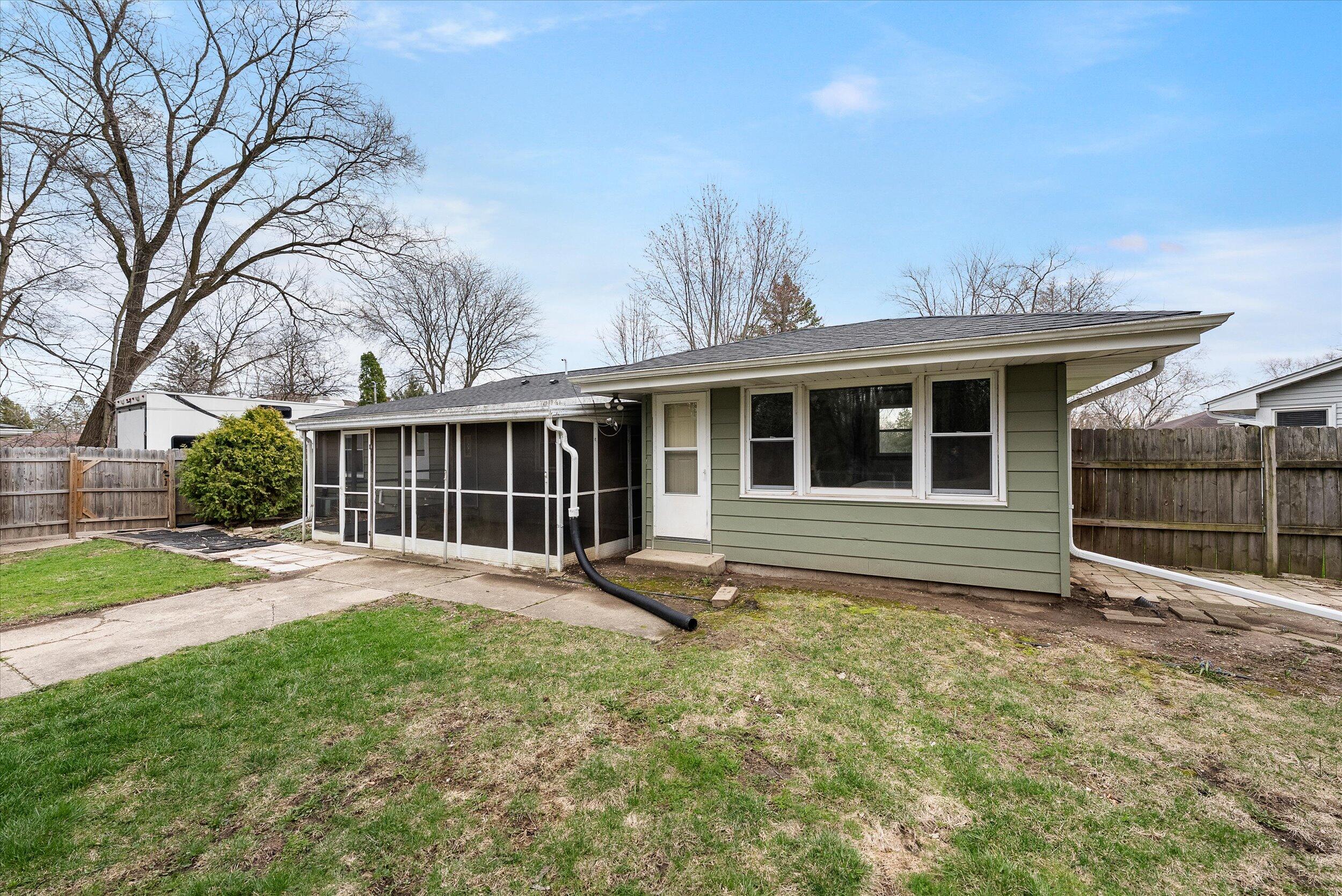 4990 W Wabash Ave
