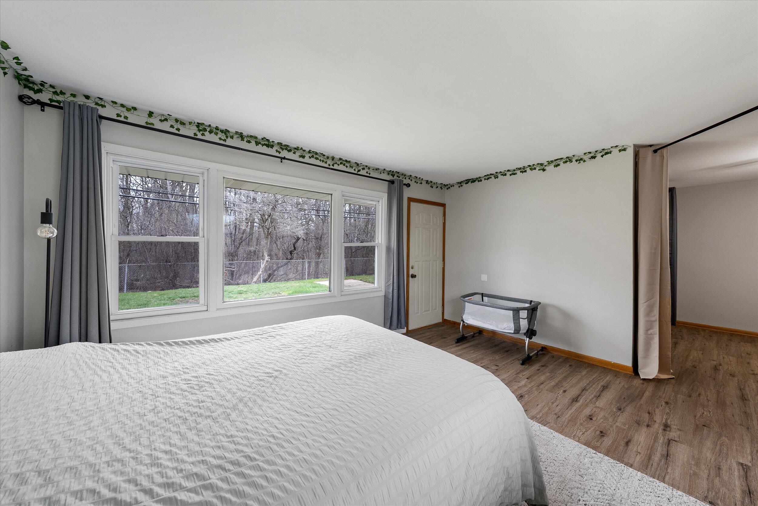 4990 W Wabash Ave