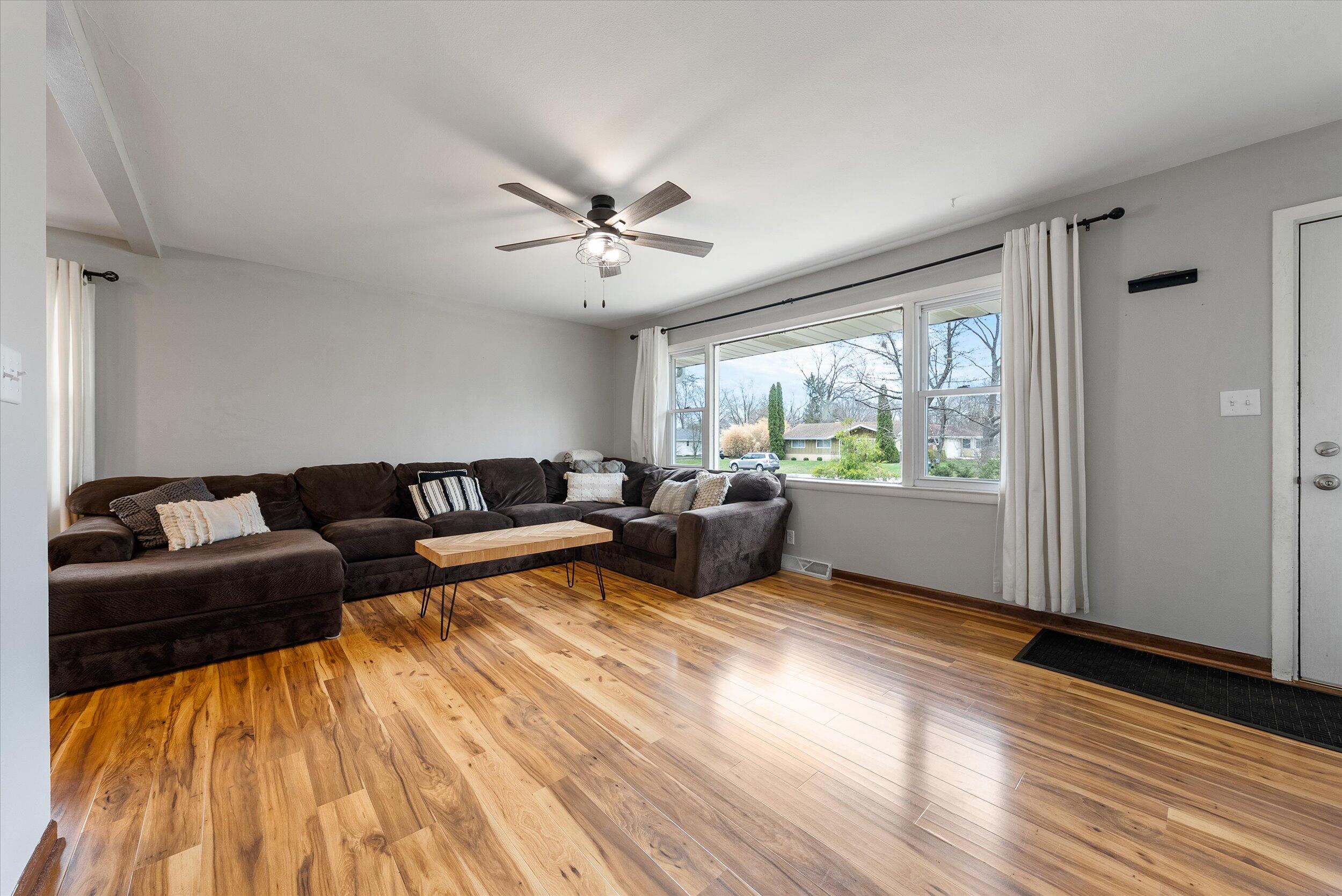 4990 W Wabash Ave