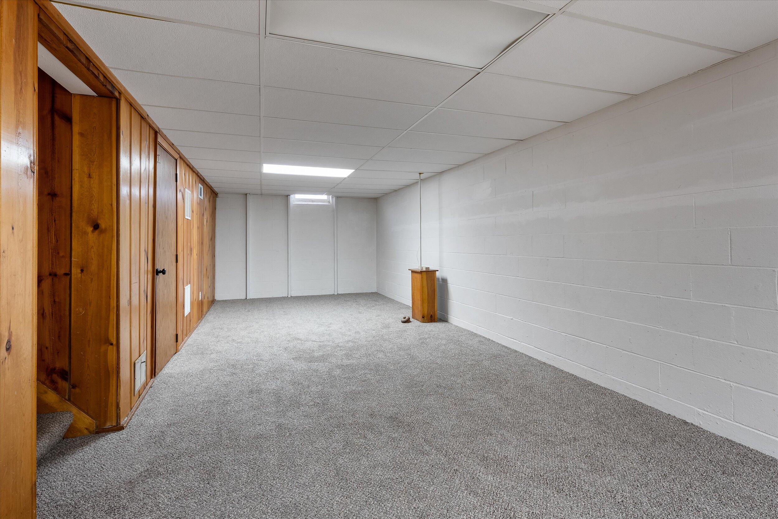 4990 W Wabash Ave