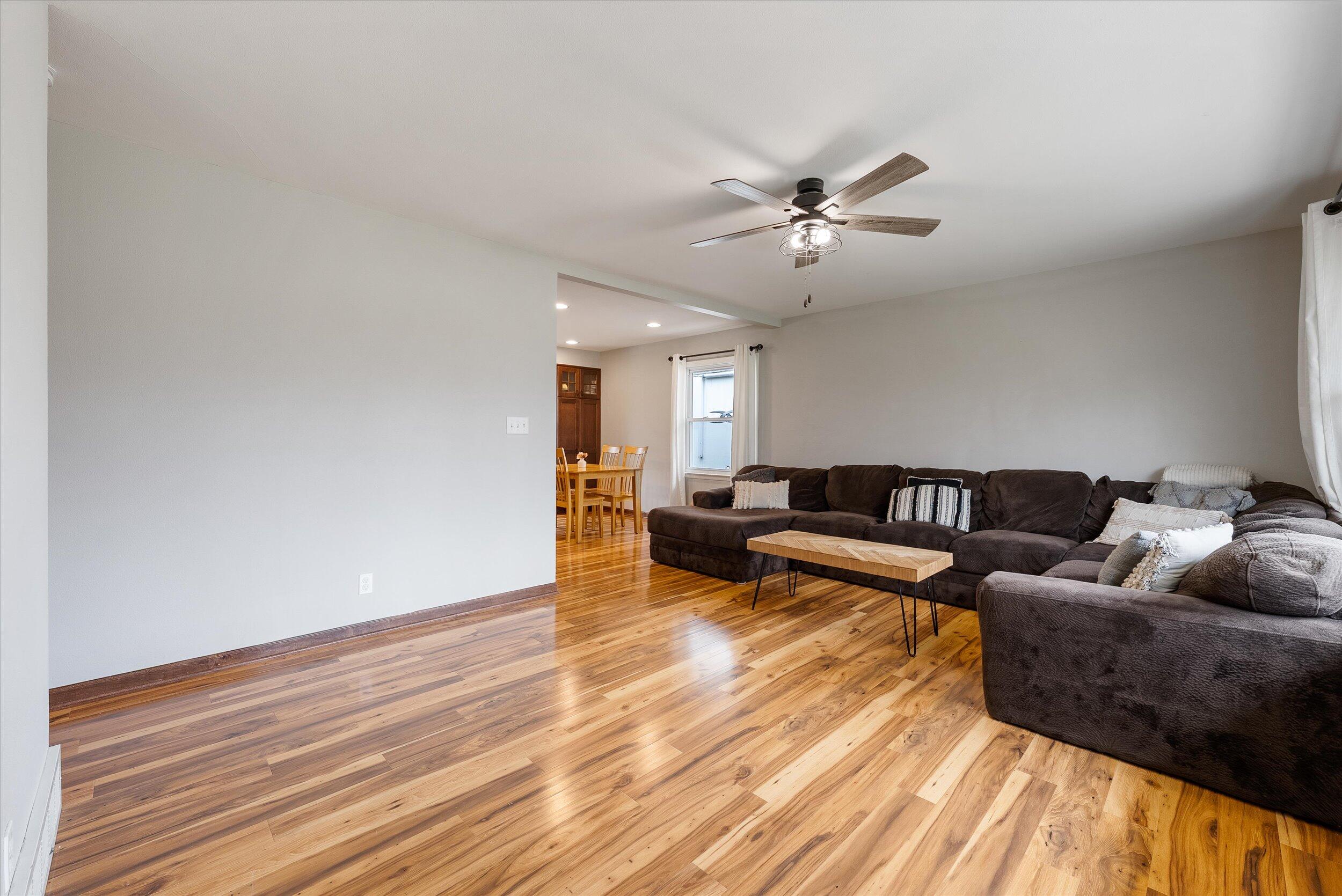 4990 W Wabash Ave