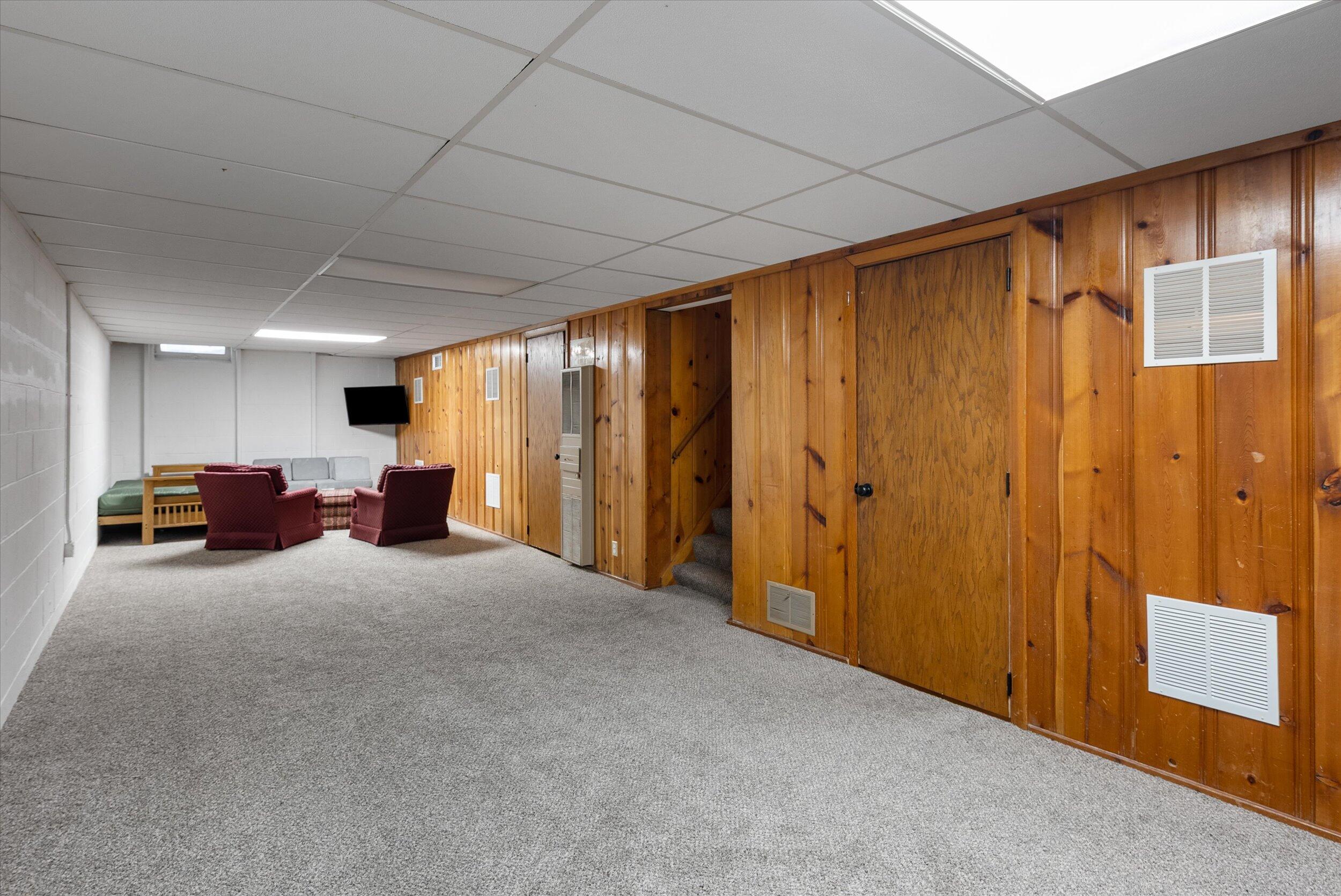 4990 W Wabash Ave