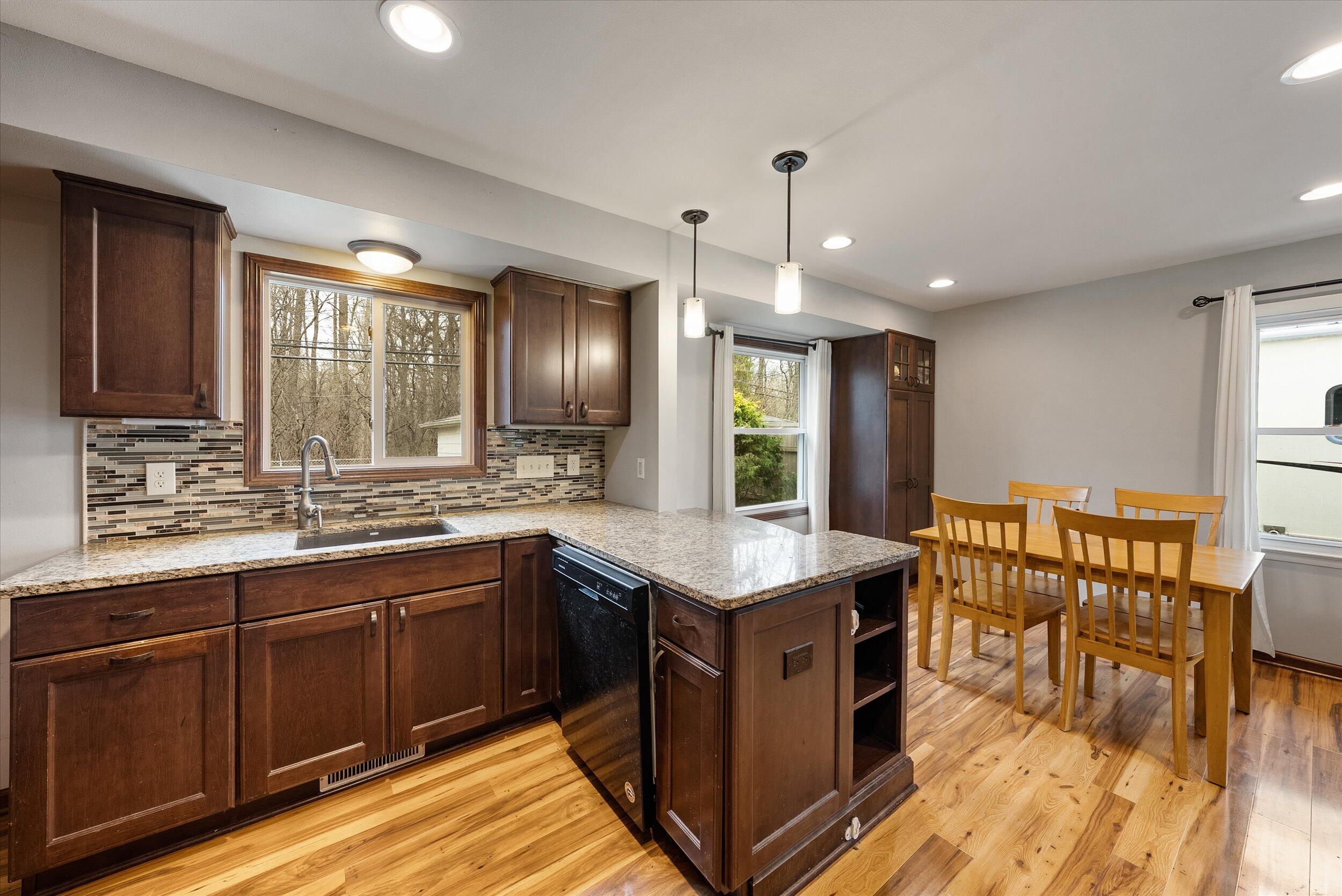 4990 W Wabash Ave