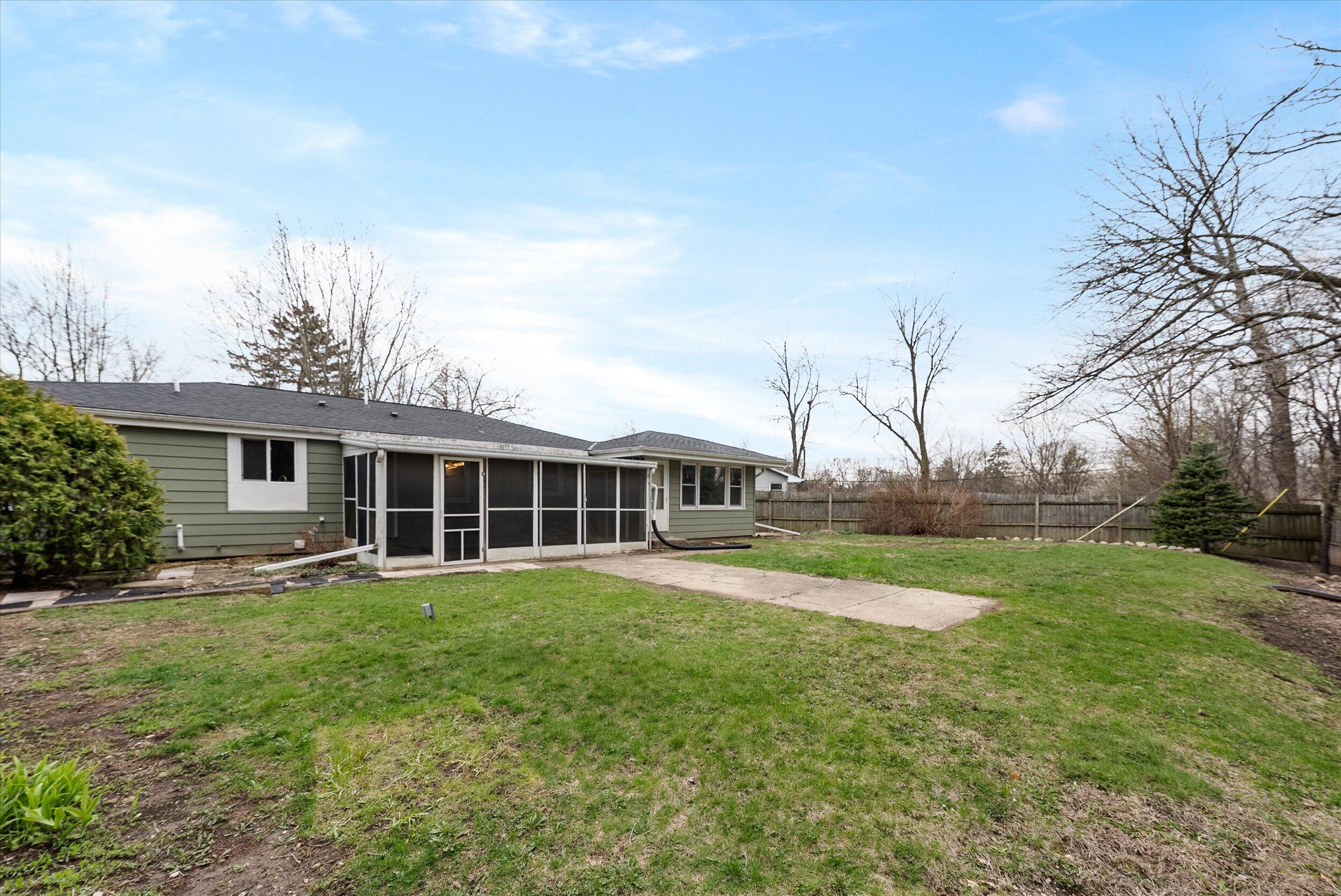 4990 W Wabash Ave